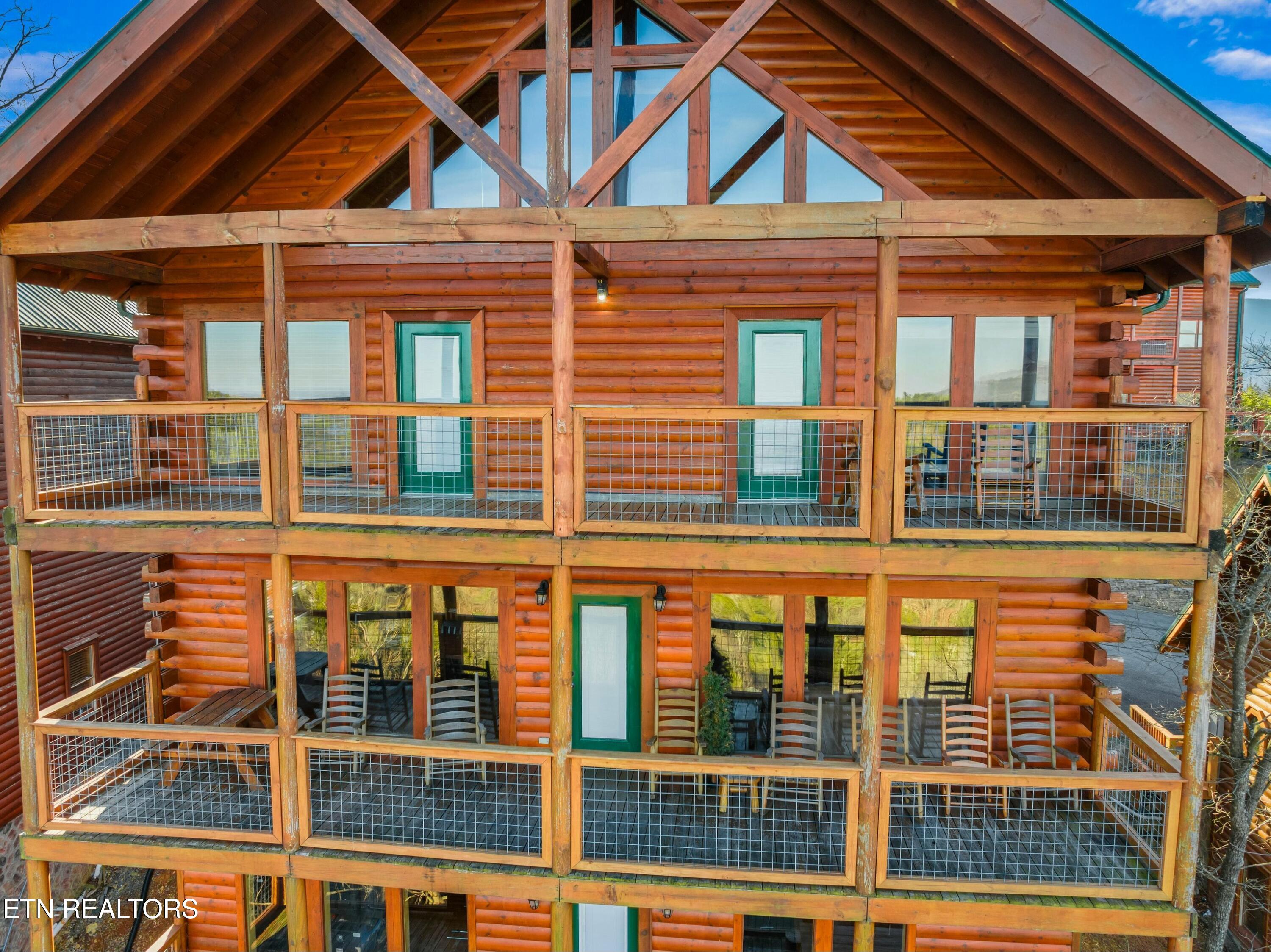 950 Black Bear Cub Way Sevierville TN 37862