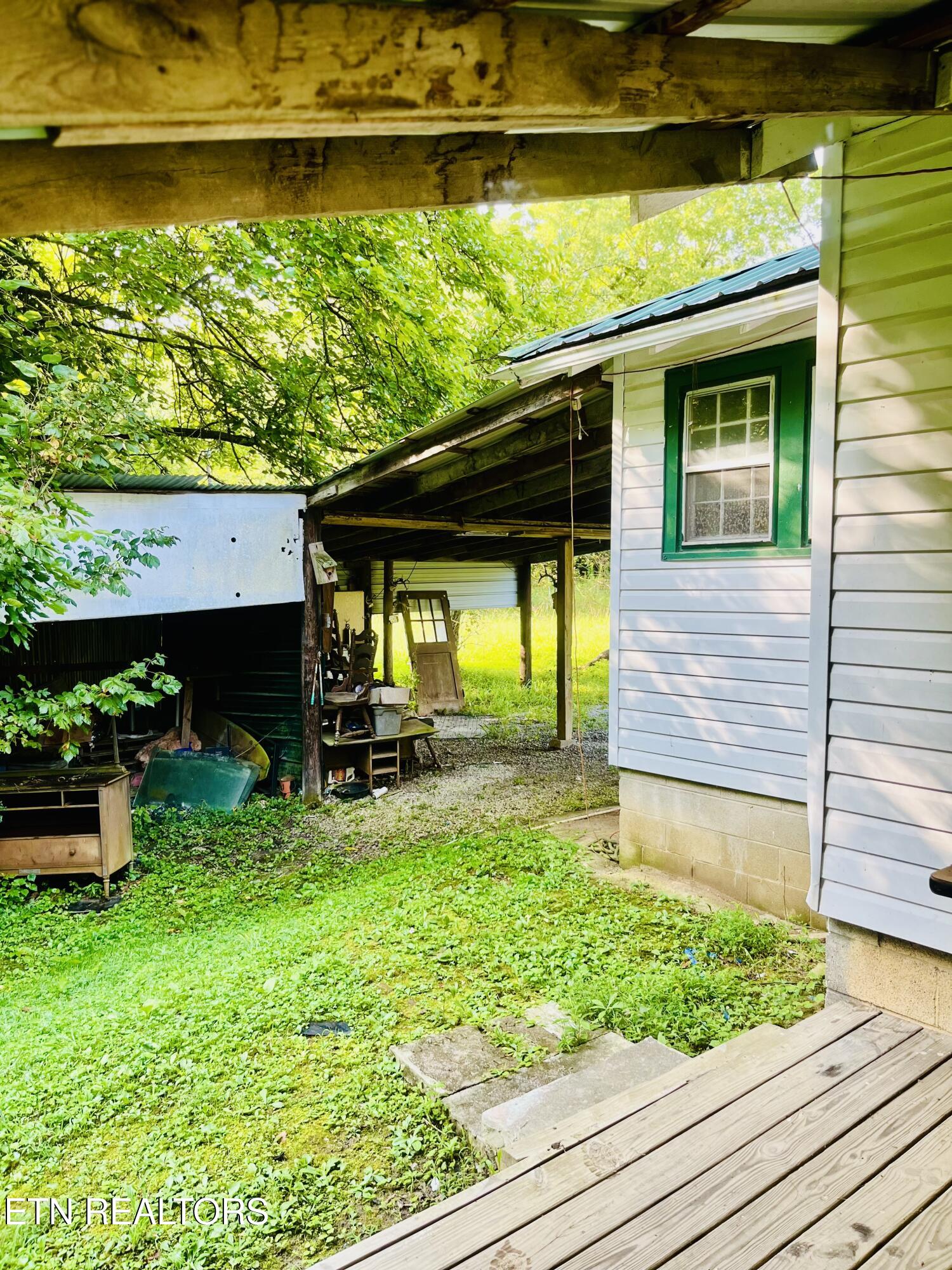 317 Hoot Owl Hollow Lane Jellico TN 37762