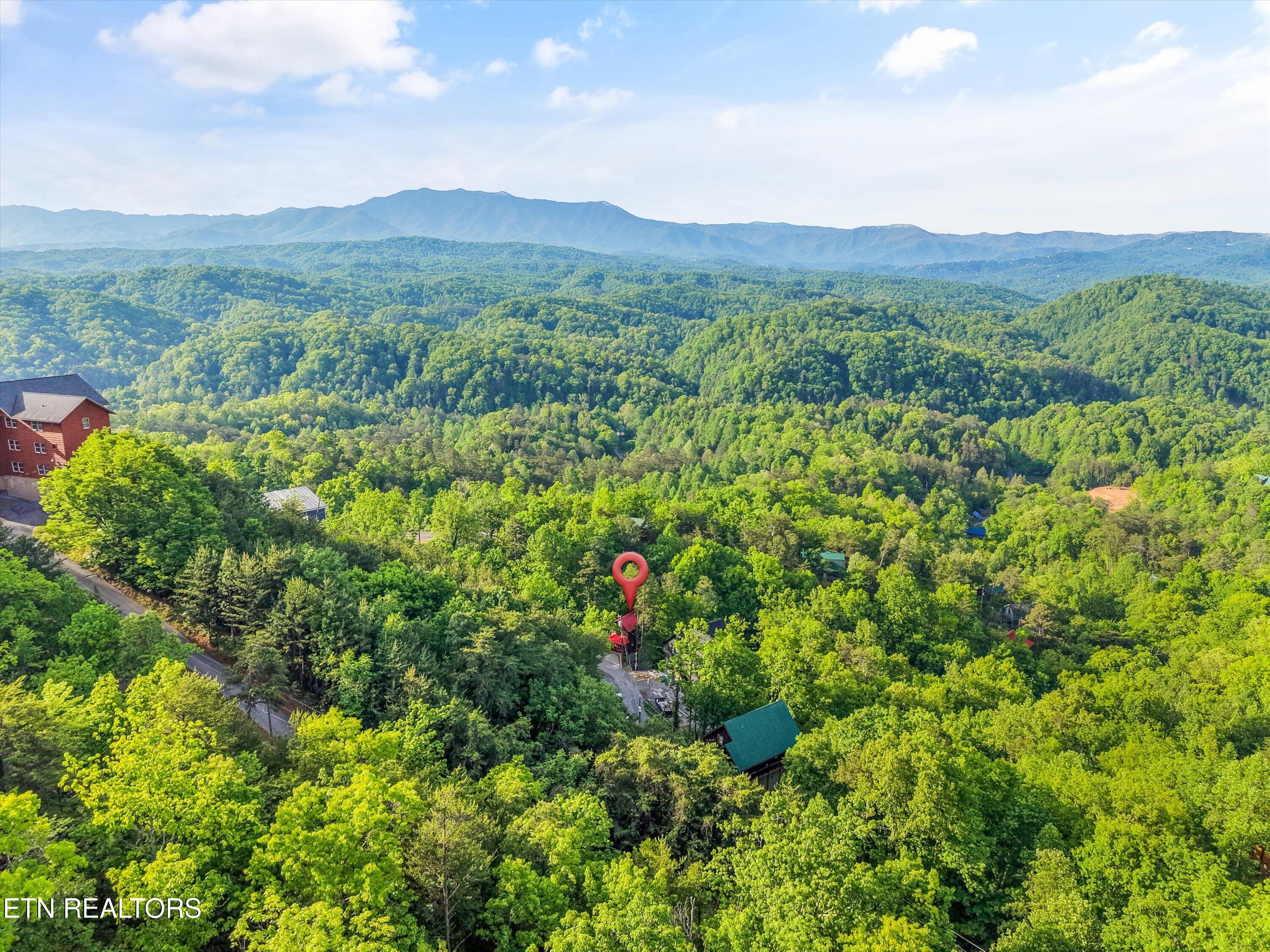 1809 Red Bone Way Sevierville TN 37876