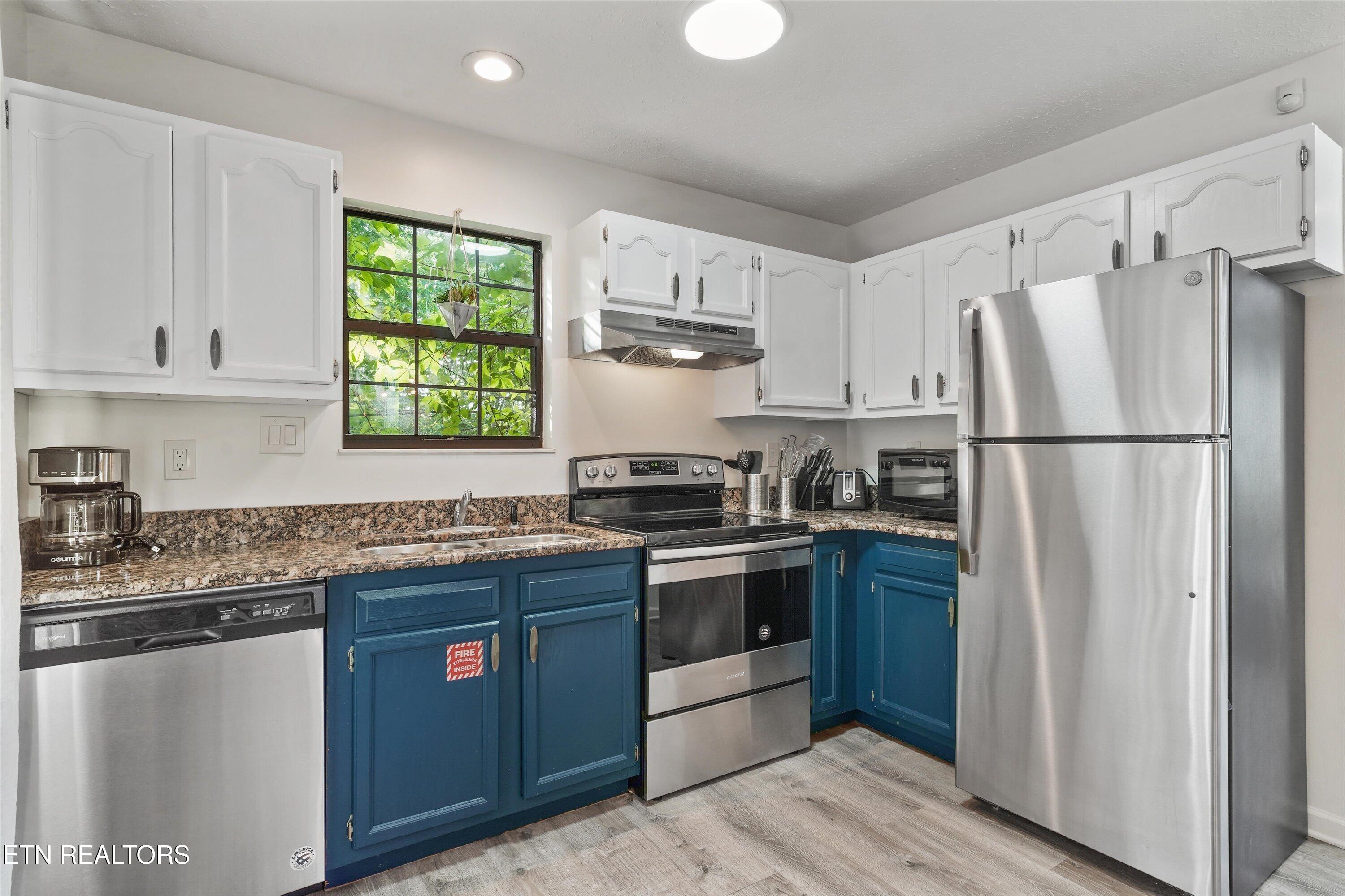 1809 Red Bone Way Sevierville TN 37876