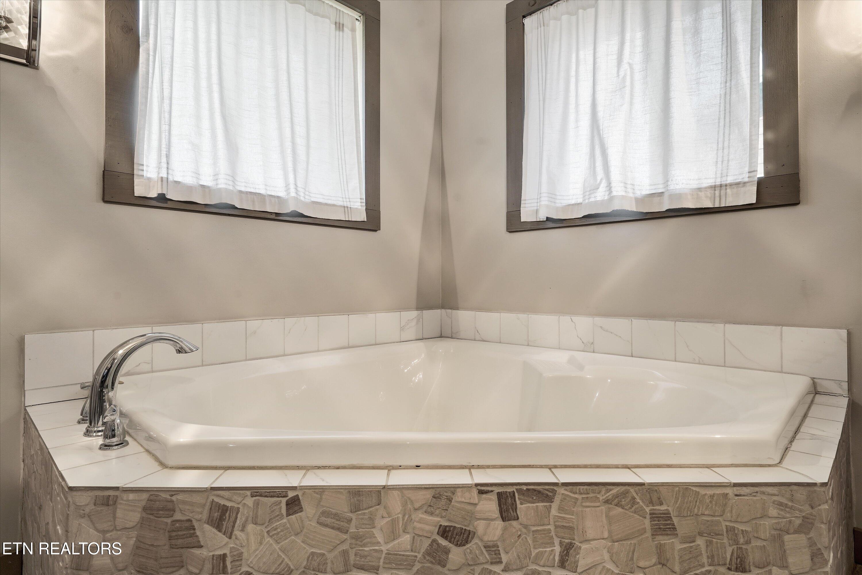 2649 Wildwood Road Dandridge TN 37725