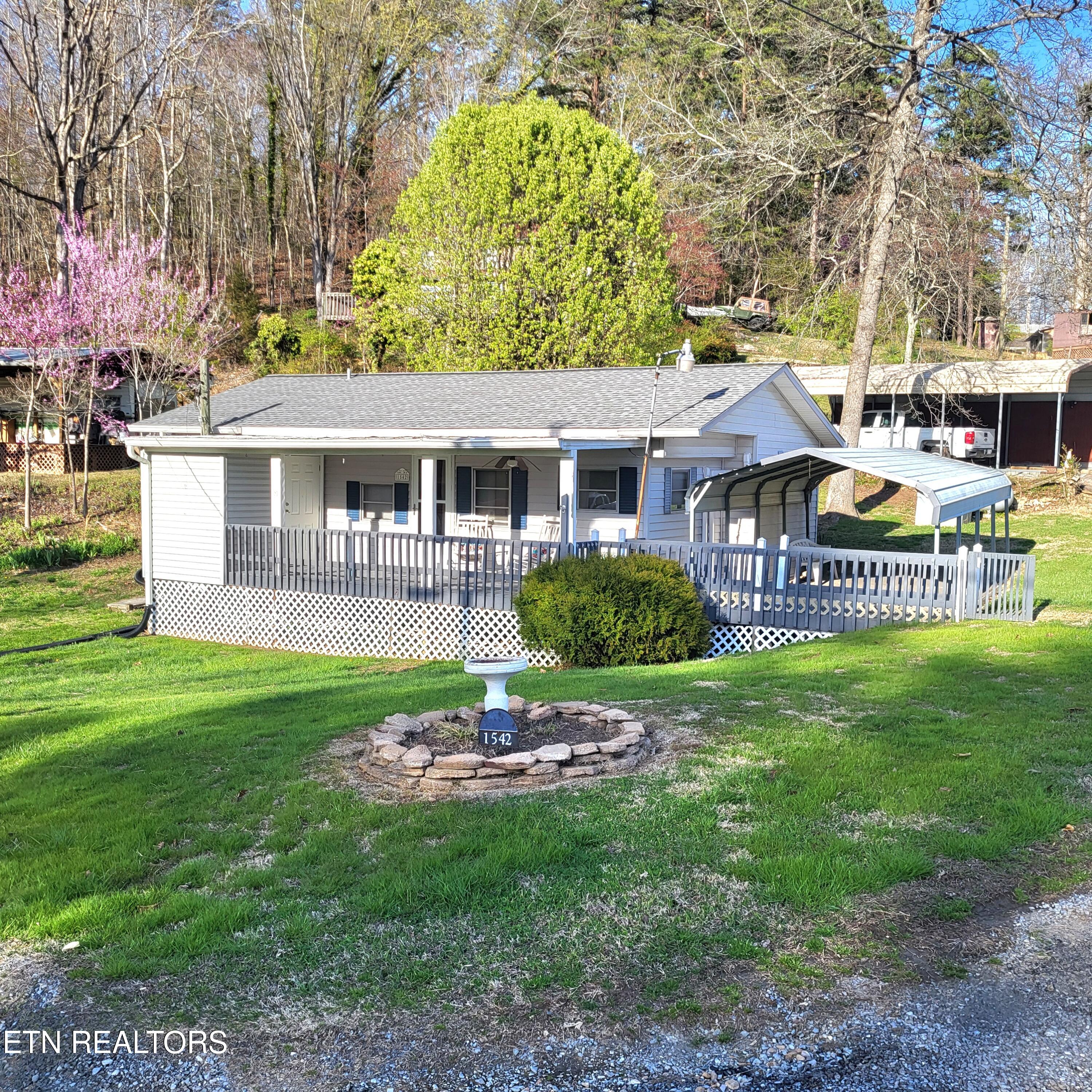 1542 Millstone Beach Road Dandridge TN 37725