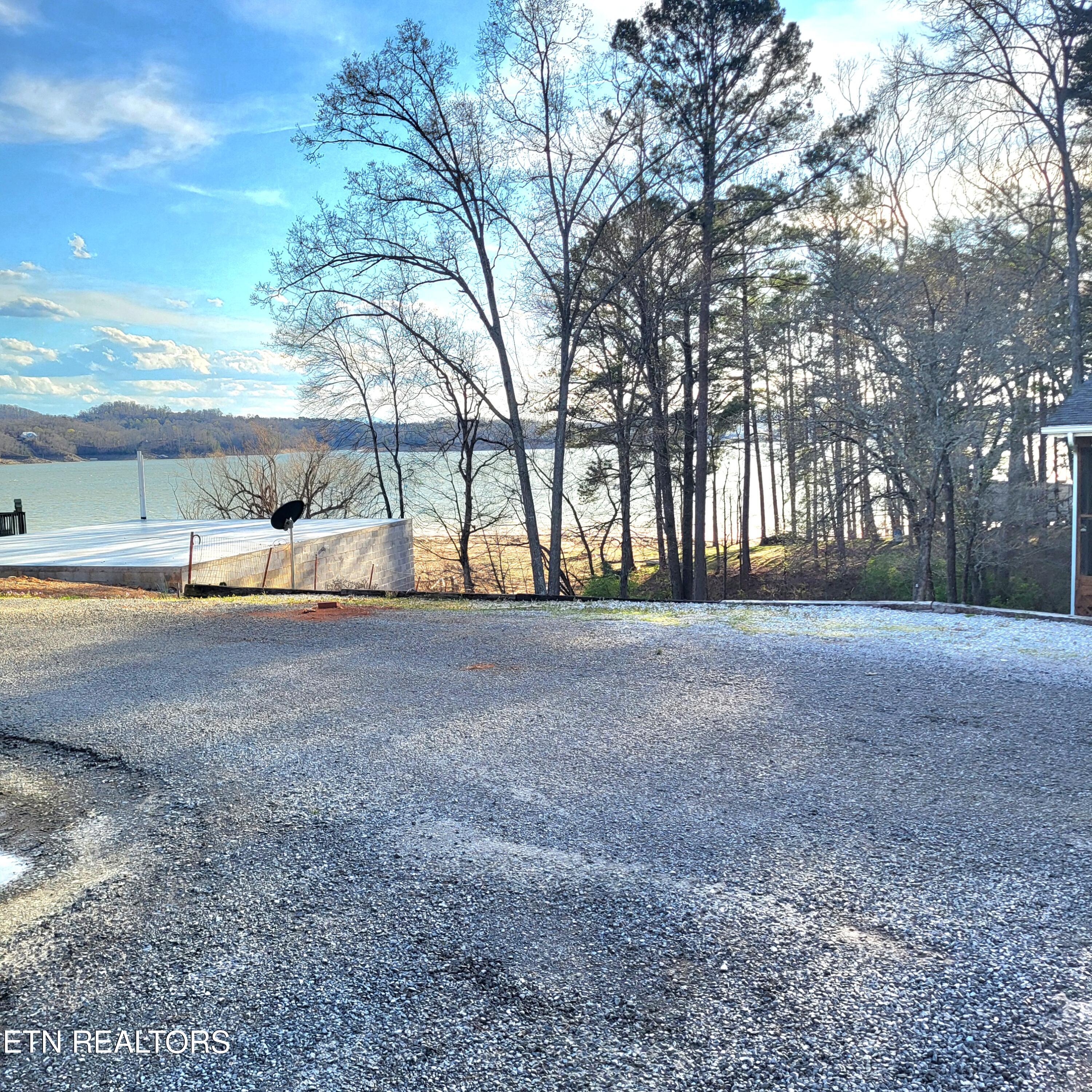 1542 Millstone Beach Road Dandridge TN 37725