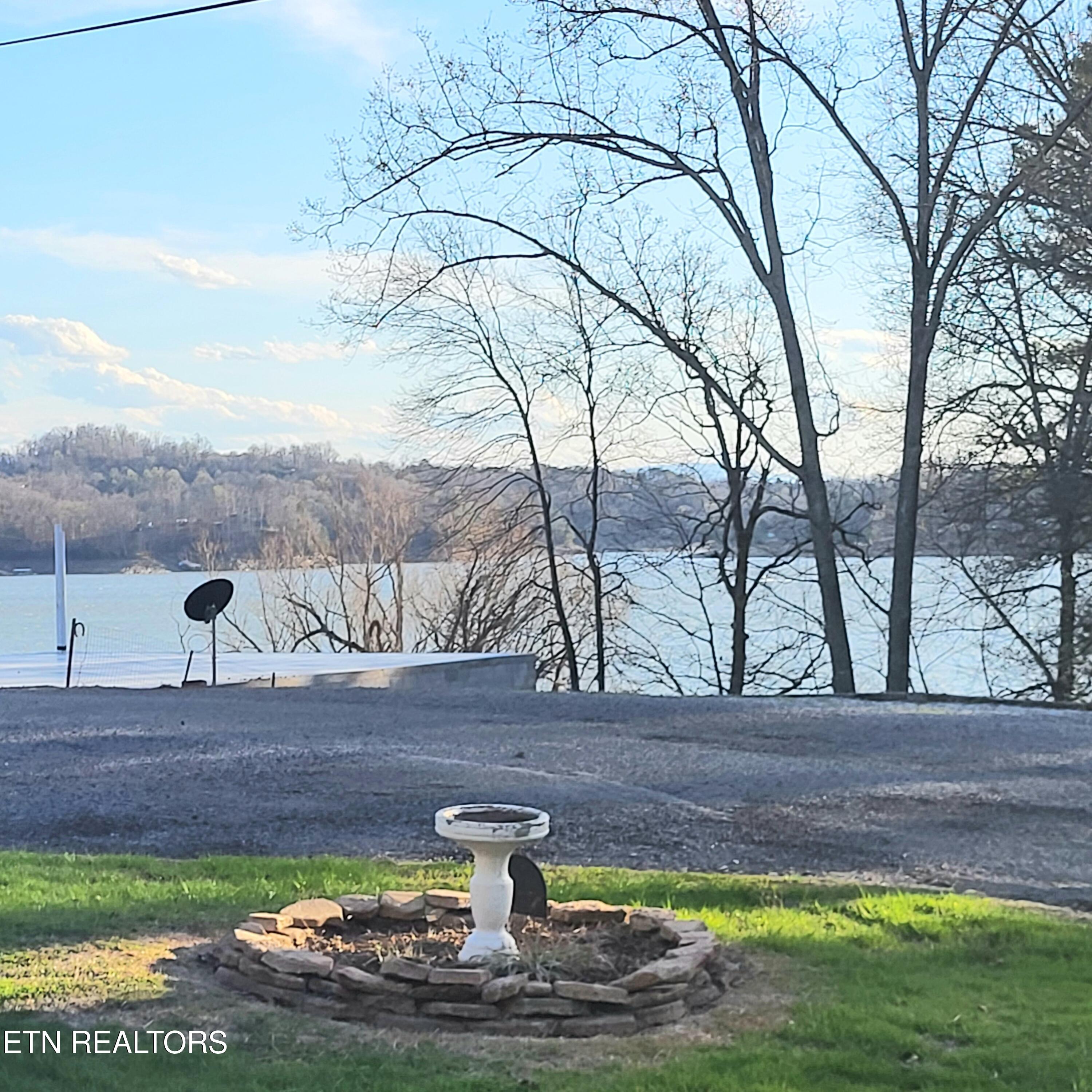 1542 Millstone Beach Road Dandridge TN 37725