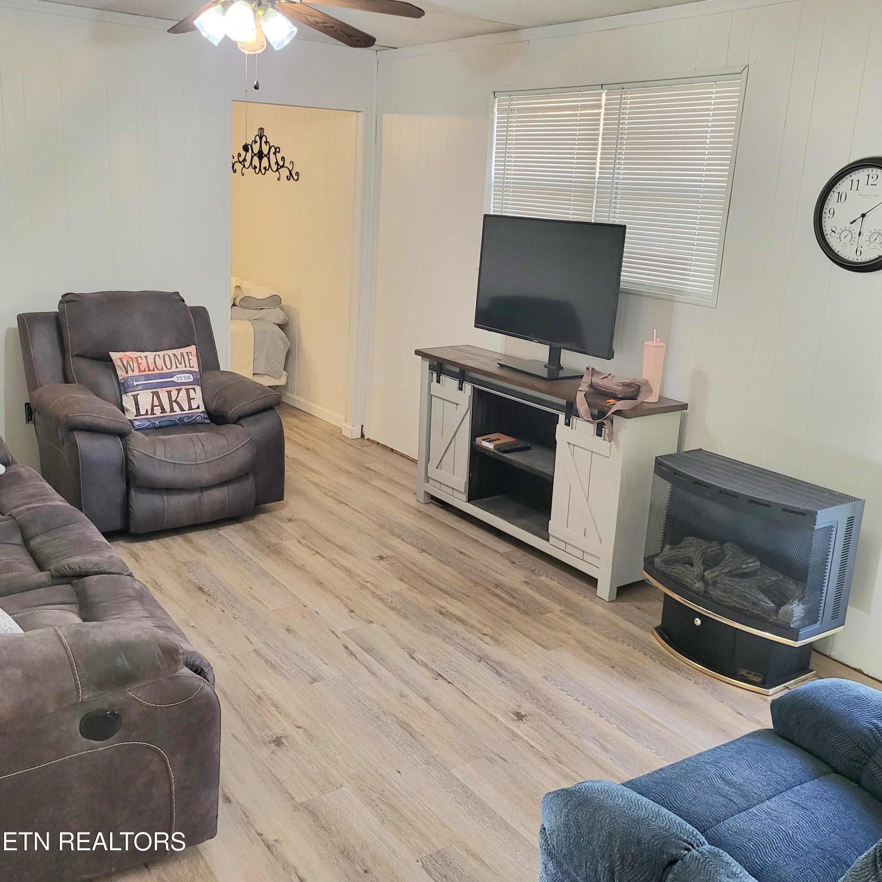 1542 Millstone Beach Road Dandridge TN 37725