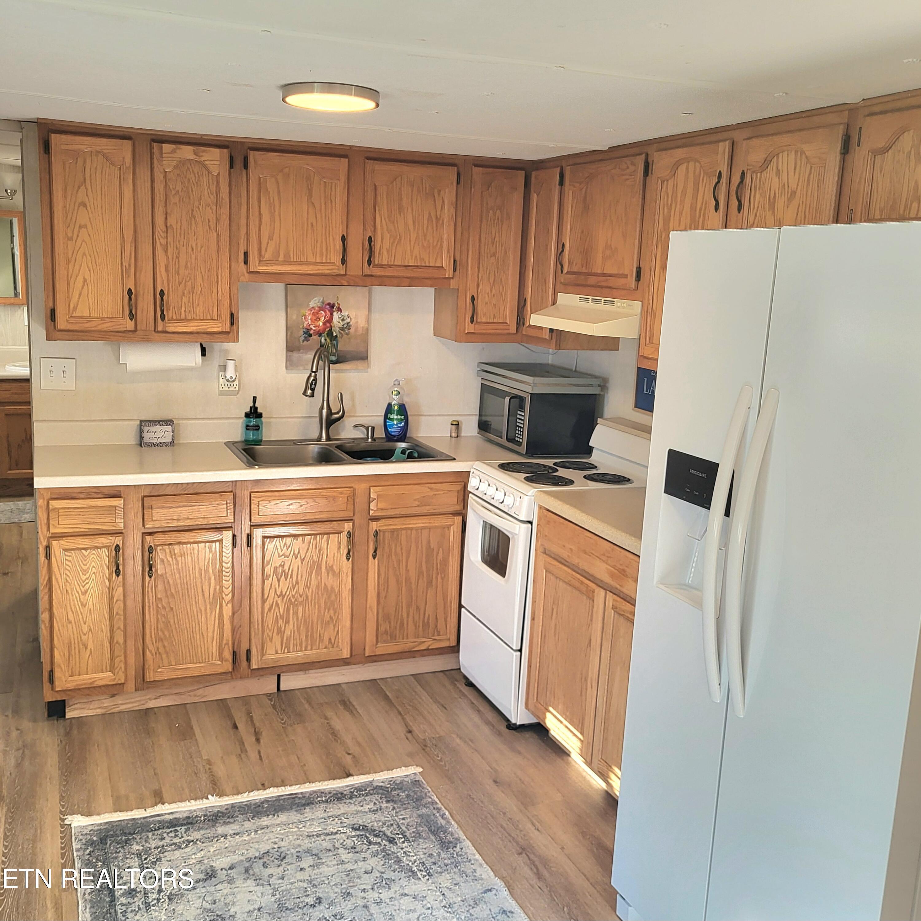 1542 Millstone Beach Road Dandridge TN 37725