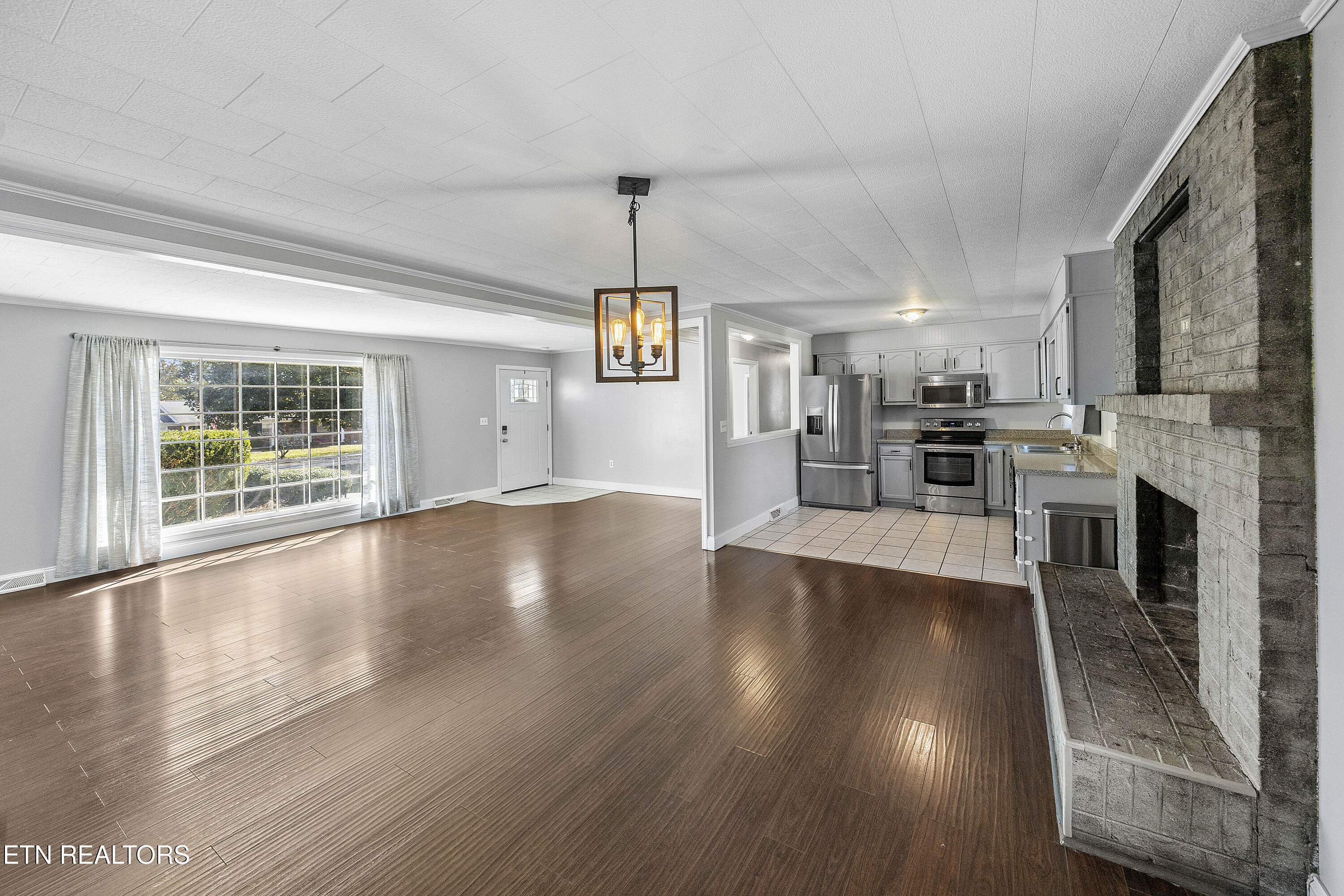 1882 Calloway Circle Lenoir City TN 37772