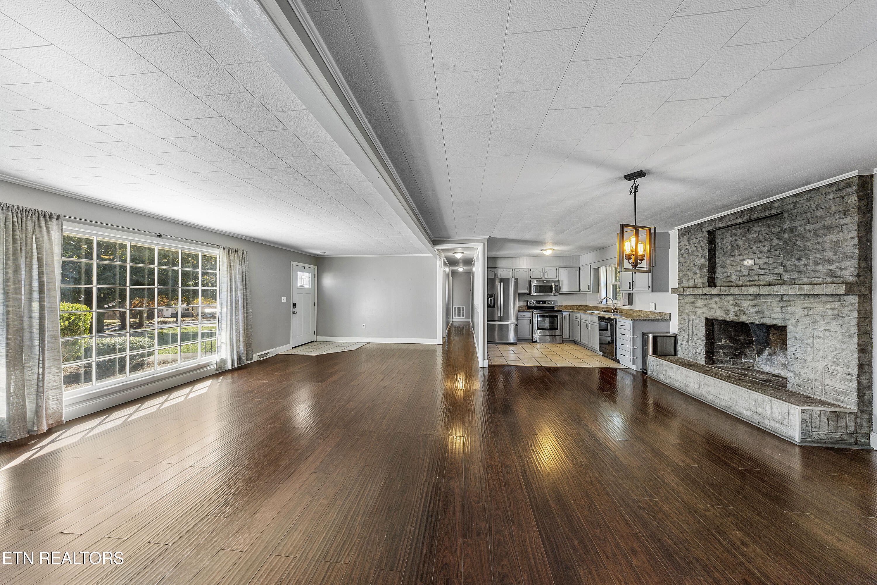 1882 Calloway Circle Lenoir City TN 37772