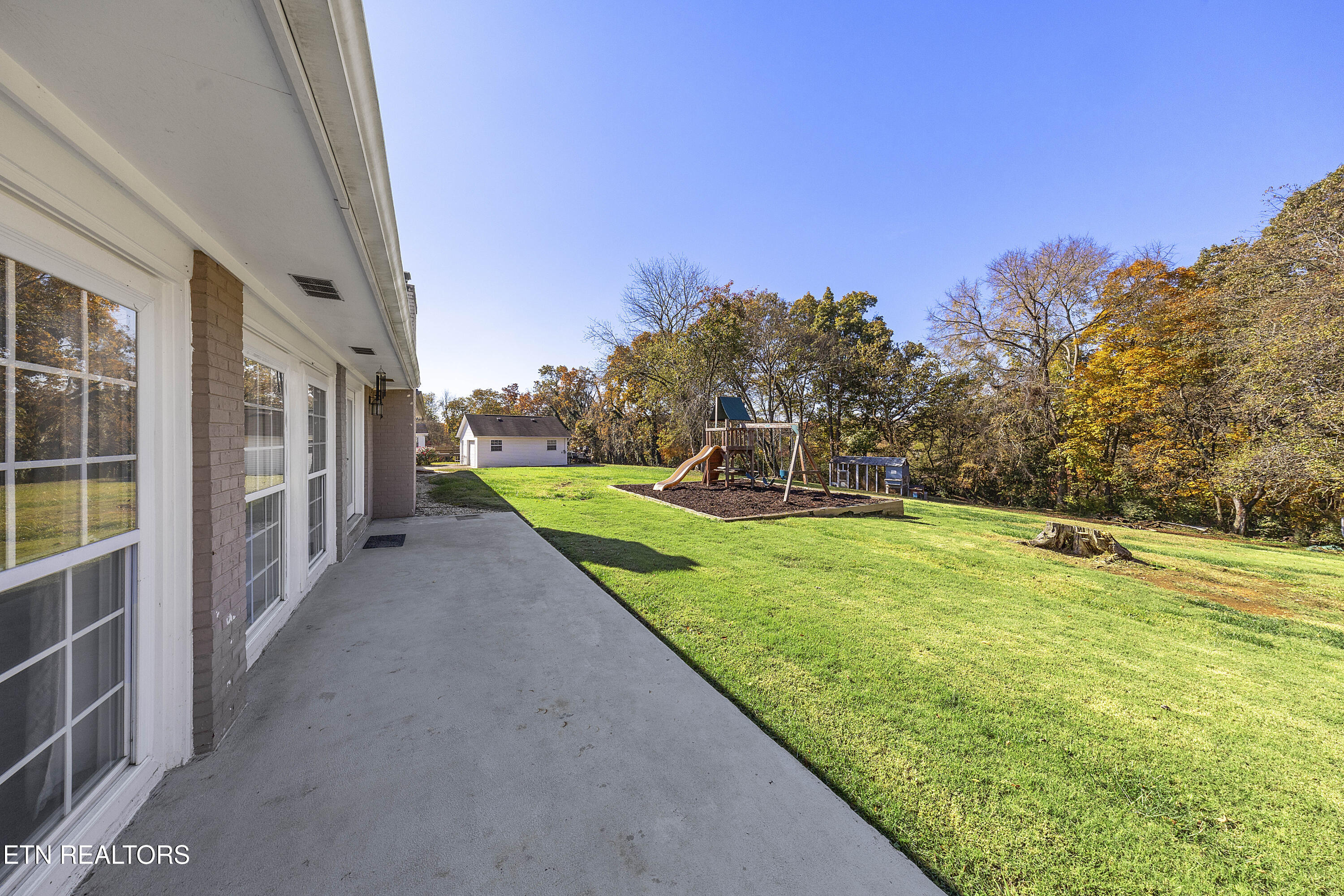 1882 Calloway Circle Lenoir City TN 37772