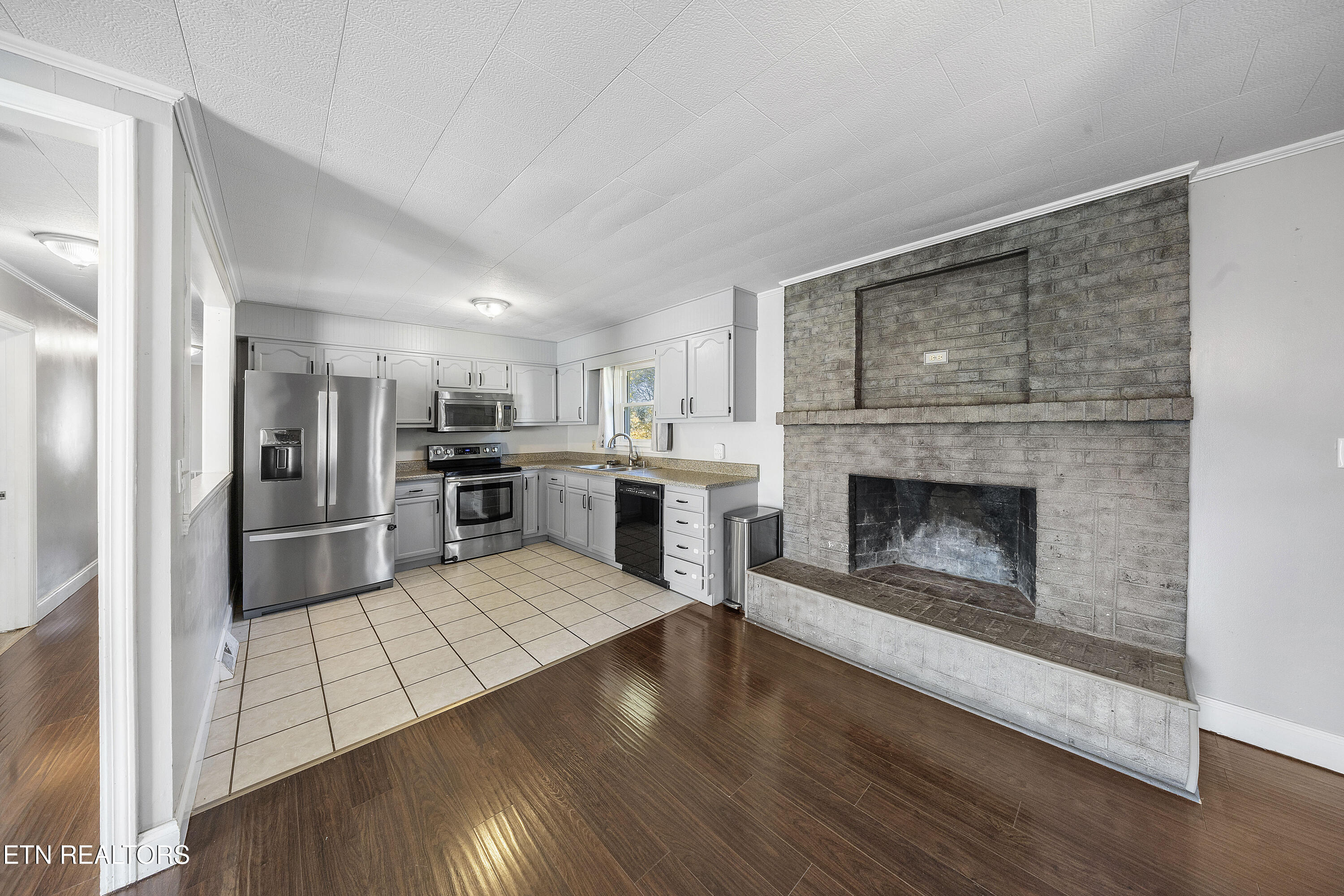 1882 Calloway Circle Lenoir City TN 37772