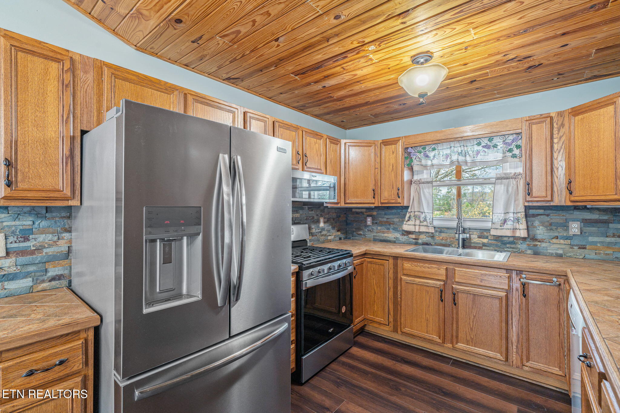 124 Abby Lane Jacksboro TN 37757