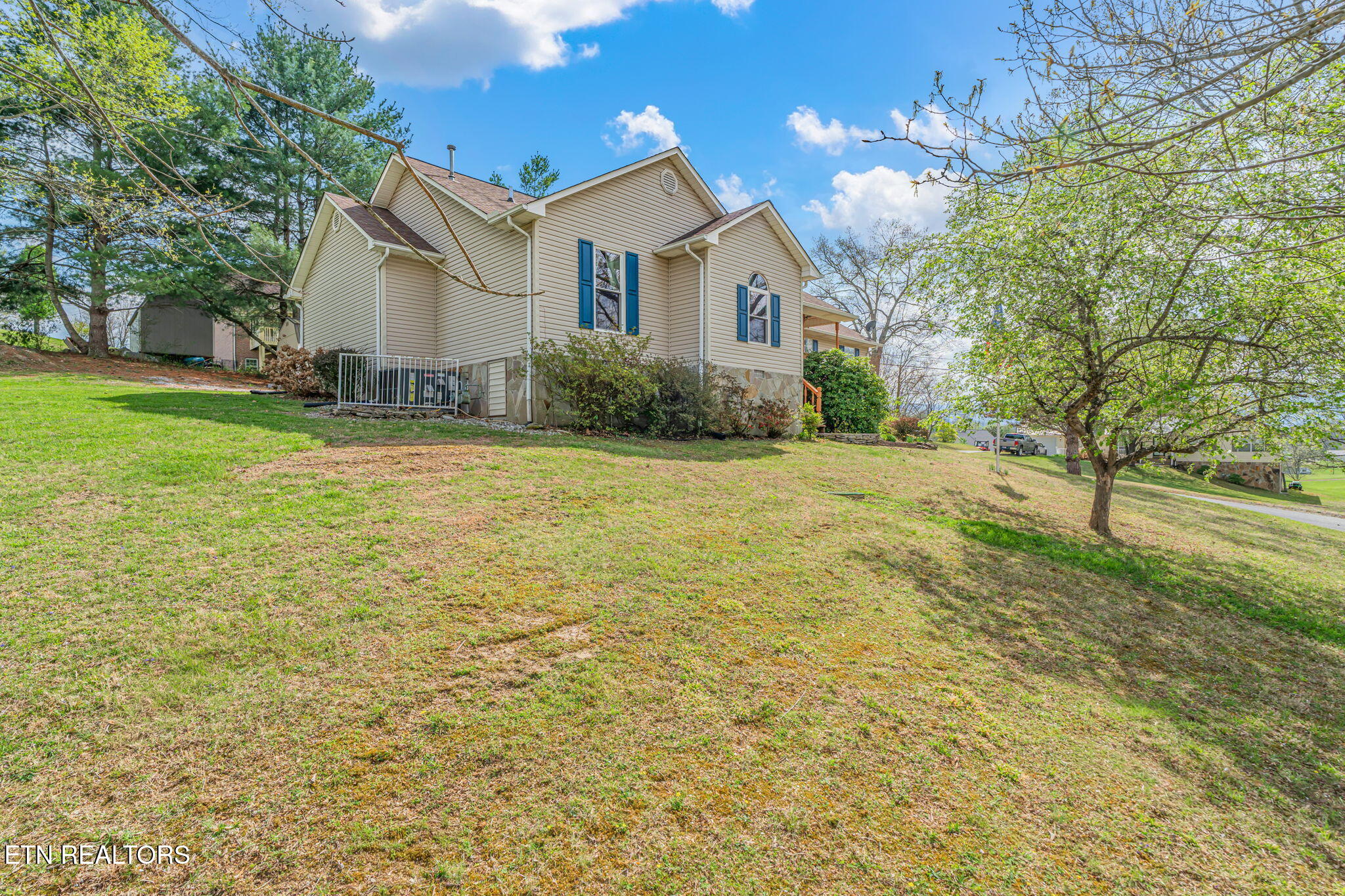 124 Abby Lane Jacksboro TN 37757