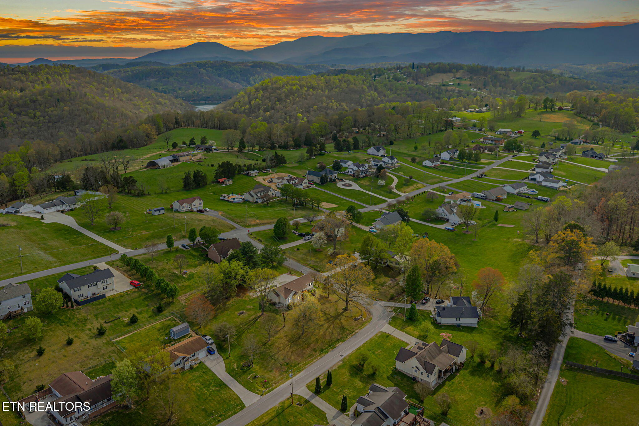 124 Abby Lane Jacksboro TN 37757
