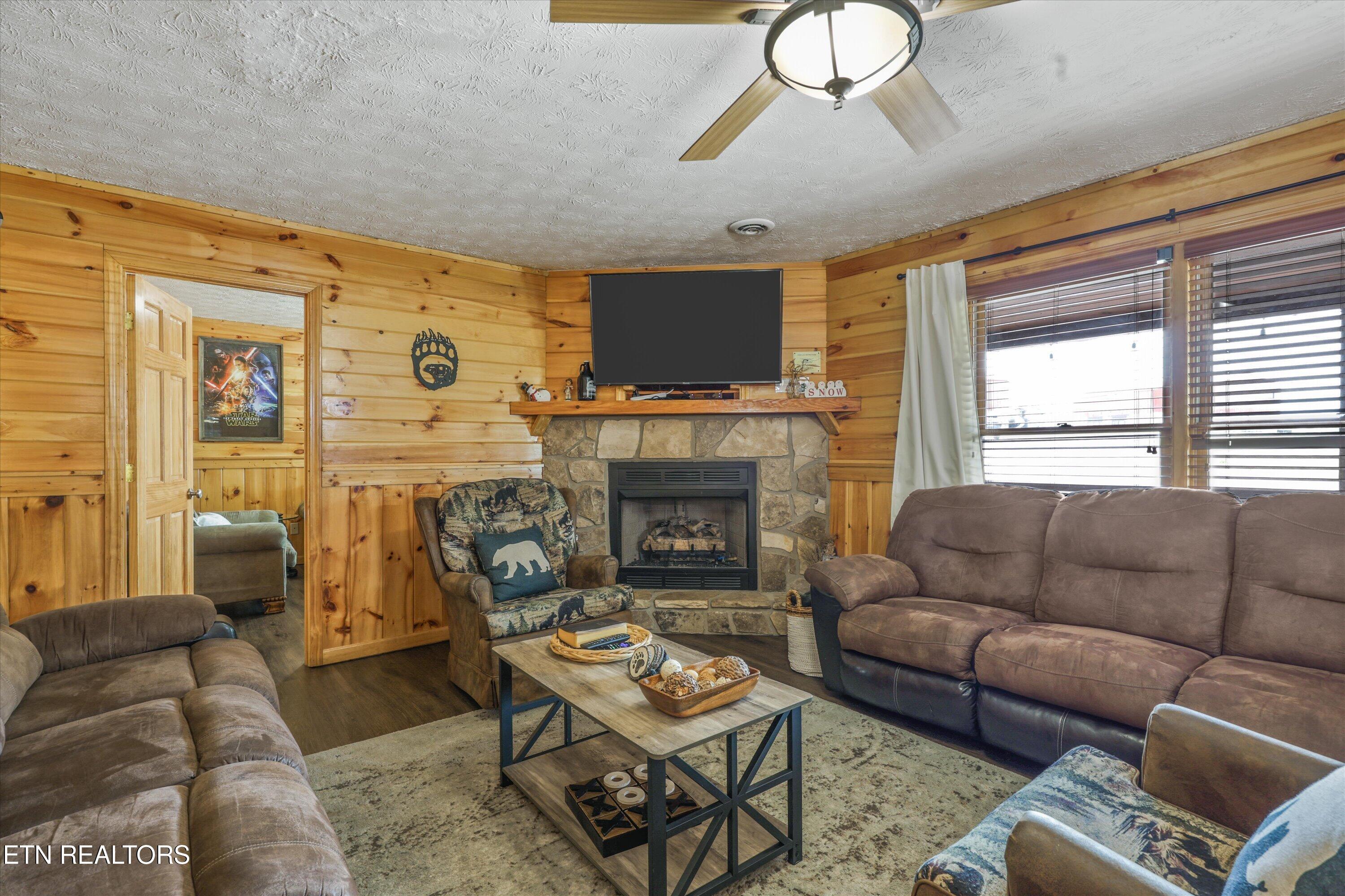 2834 Florence Drive Pigeon Forge TN 37863