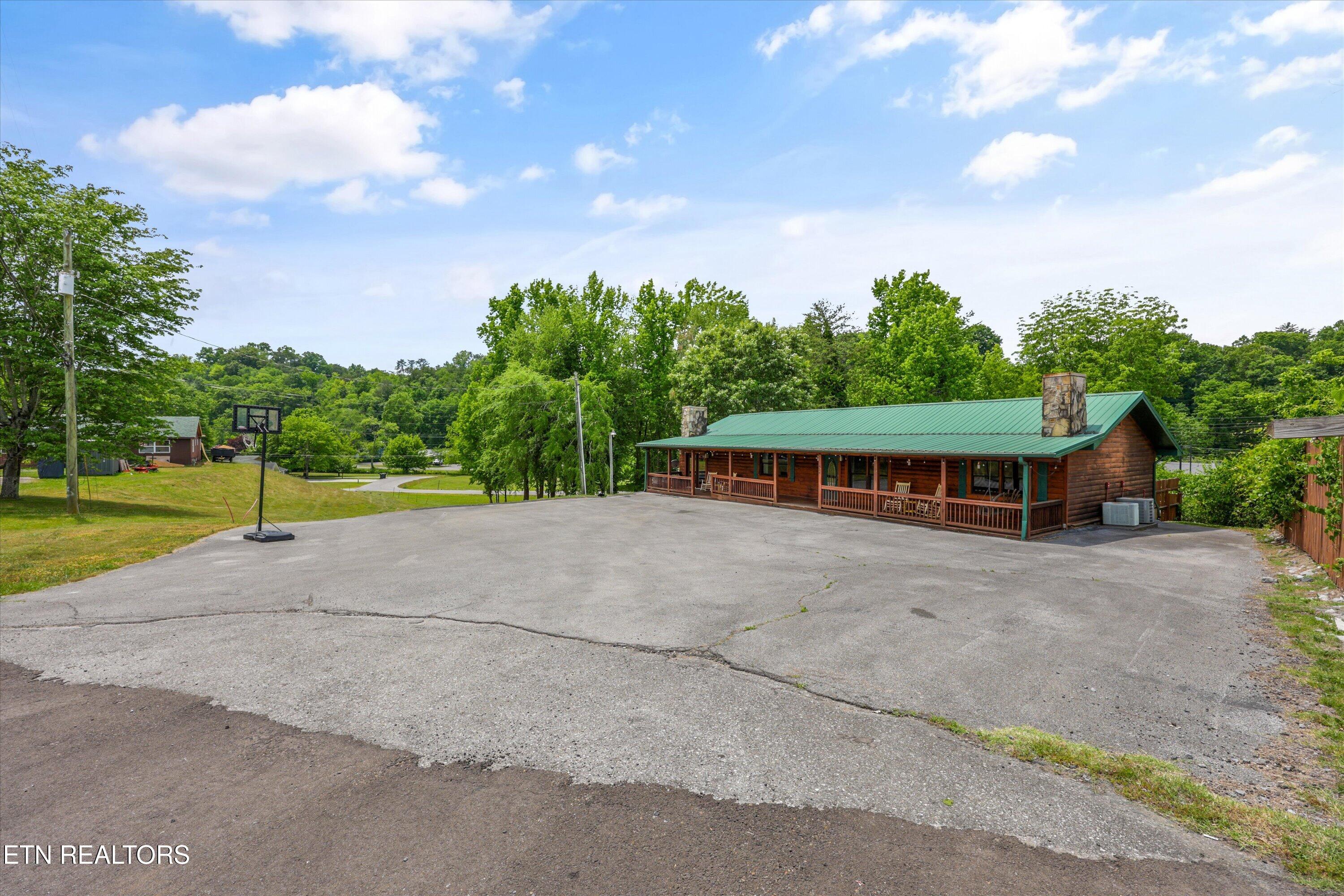 2834 Florence Drive Pigeon Forge TN 37863