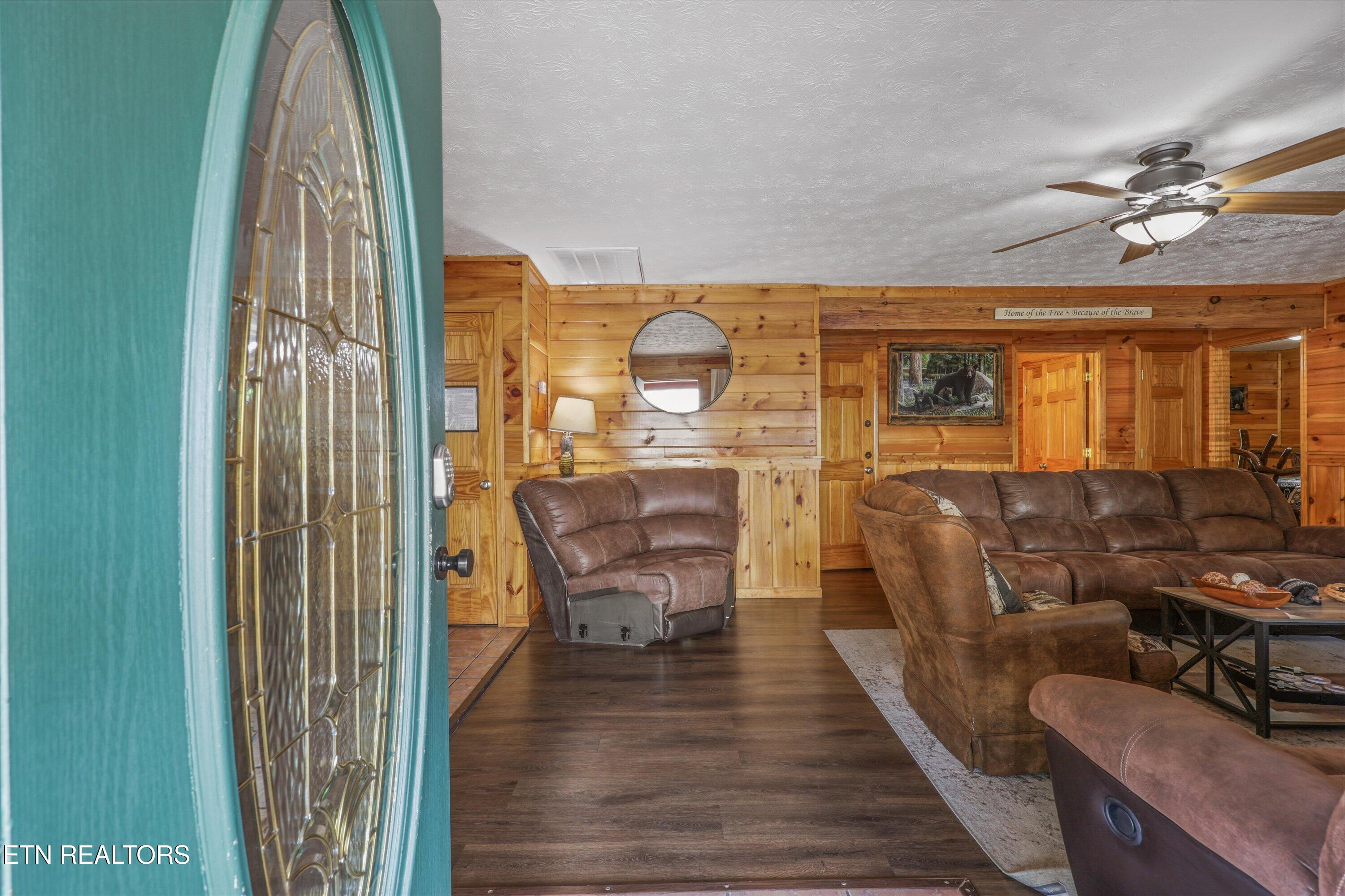 2834 Florence Drive Pigeon Forge TN 37863