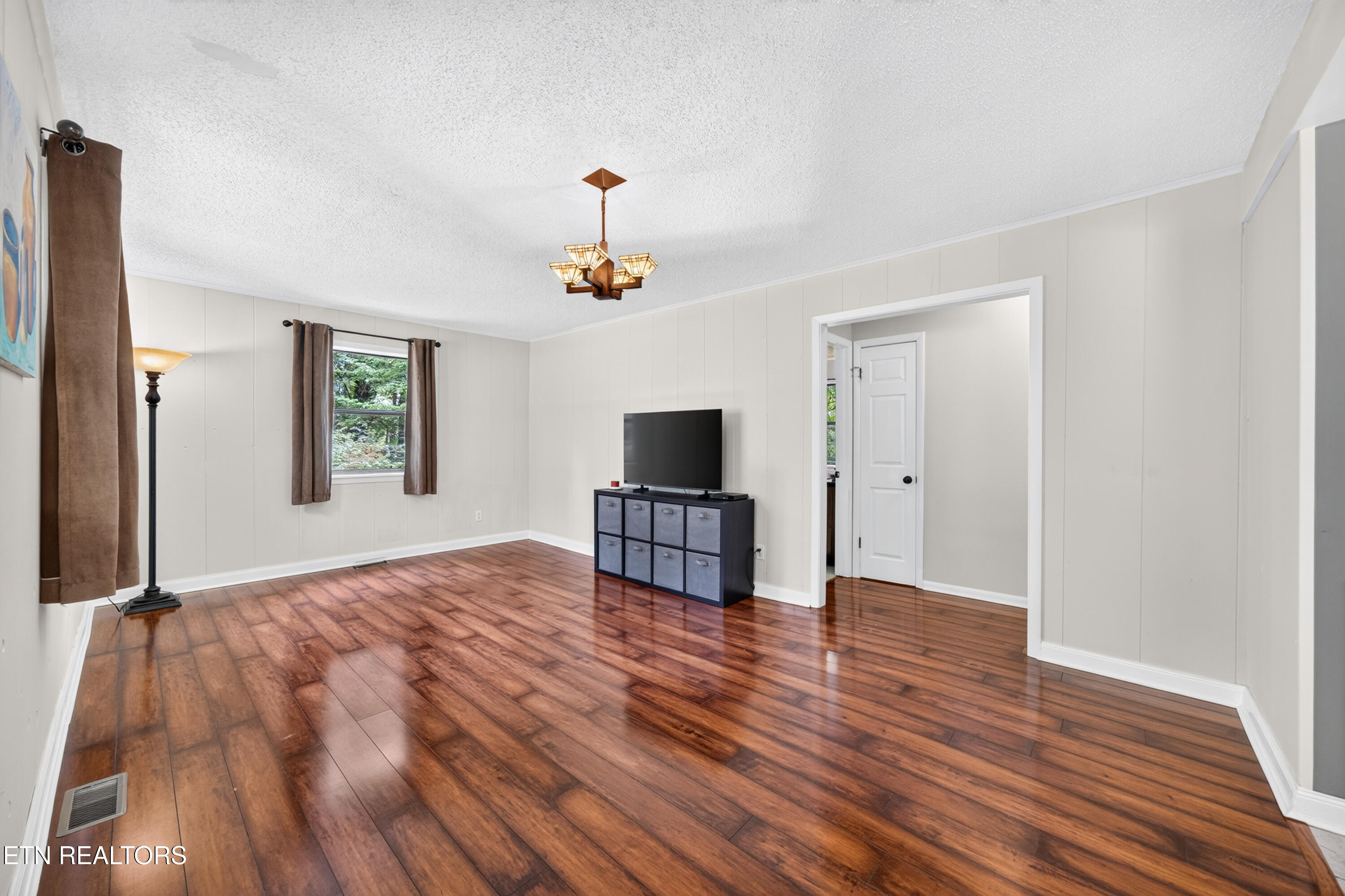 36 Druid Circle Crossville TN 38558