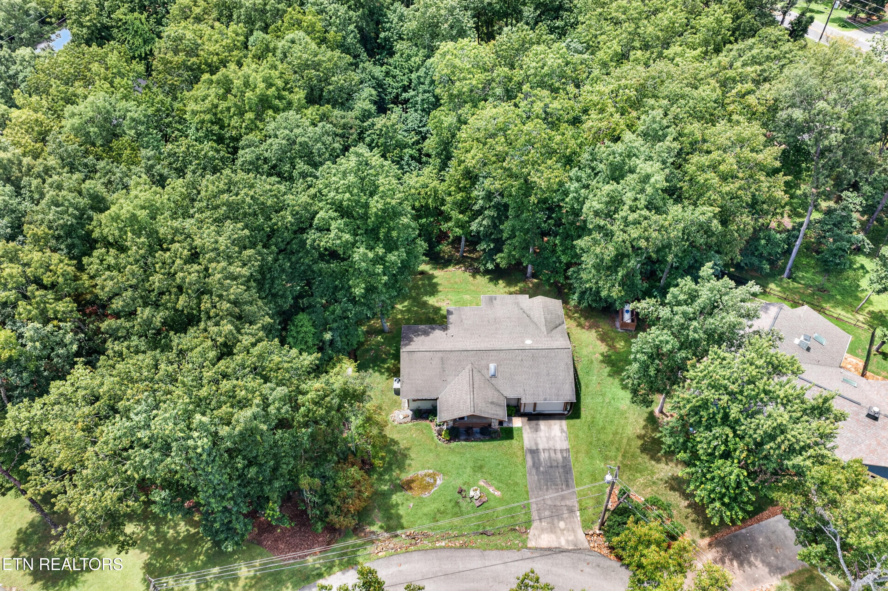 36 Druid Circle Crossville TN 38558