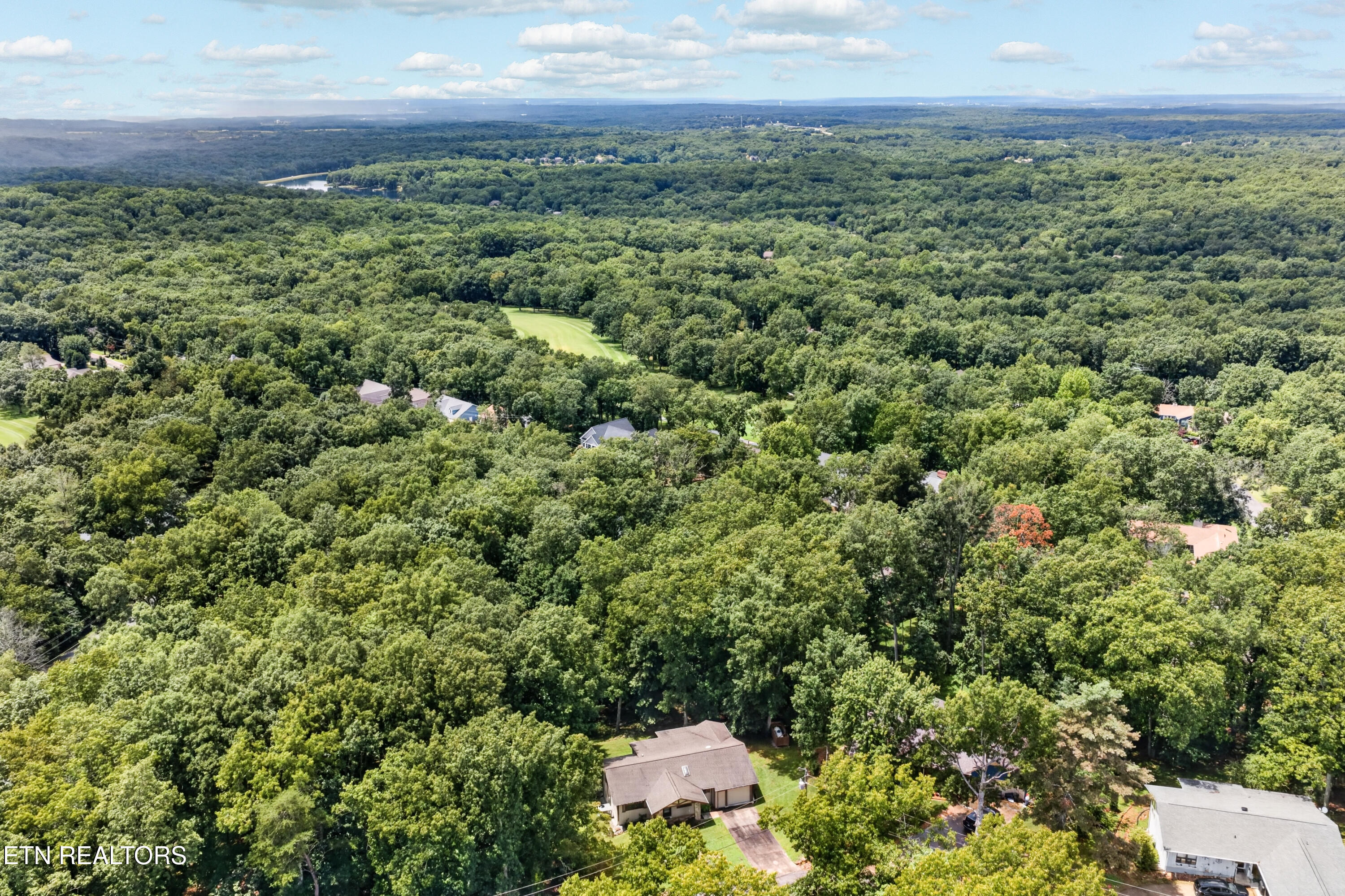36 Druid Circle Crossville TN 38558