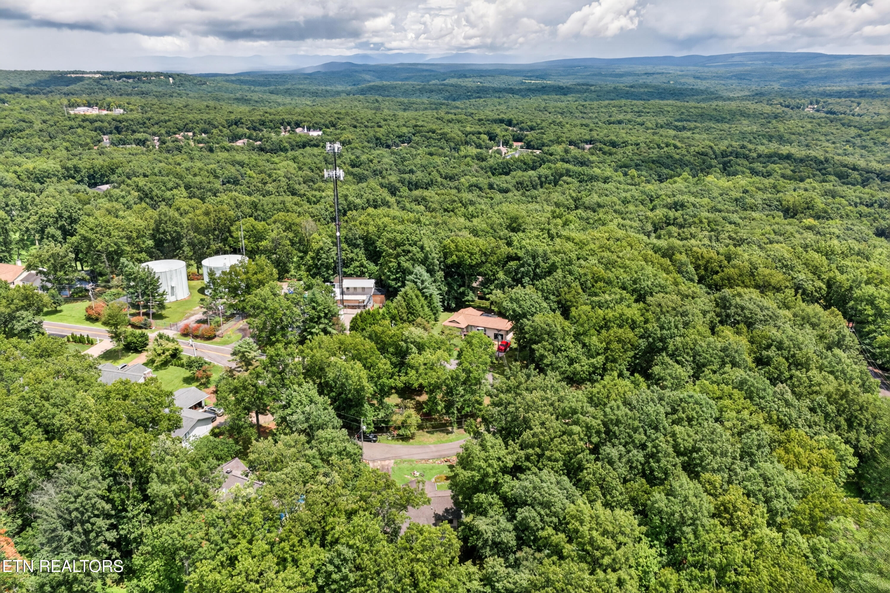 36 Druid Circle Crossville TN 38558