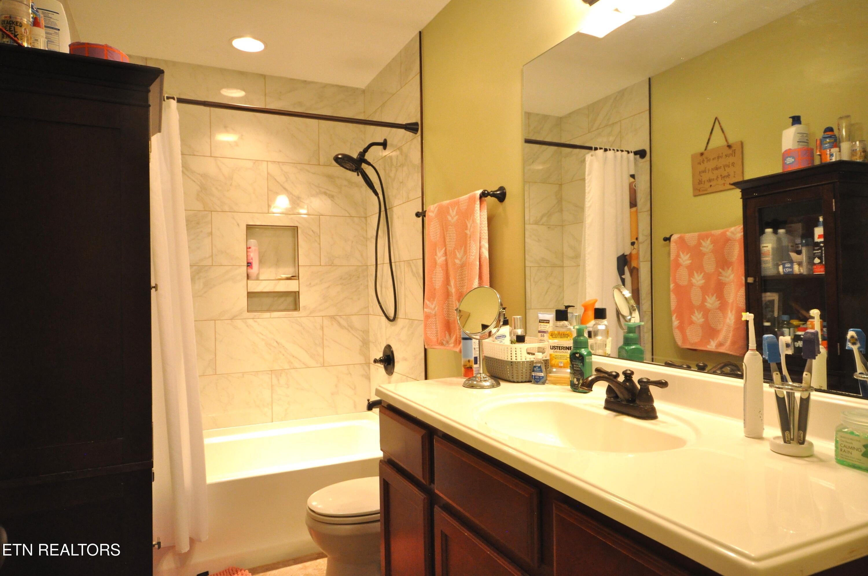 6880 Harvest Grove Lane Knoxville TN 37918