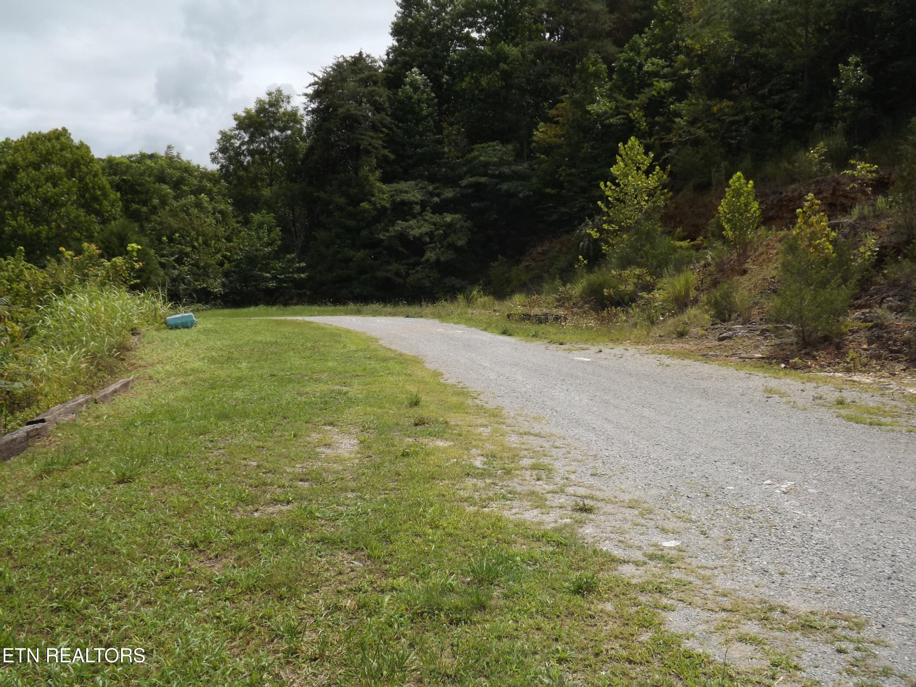 5075 E Highway 25e Tazewell TN 37879
