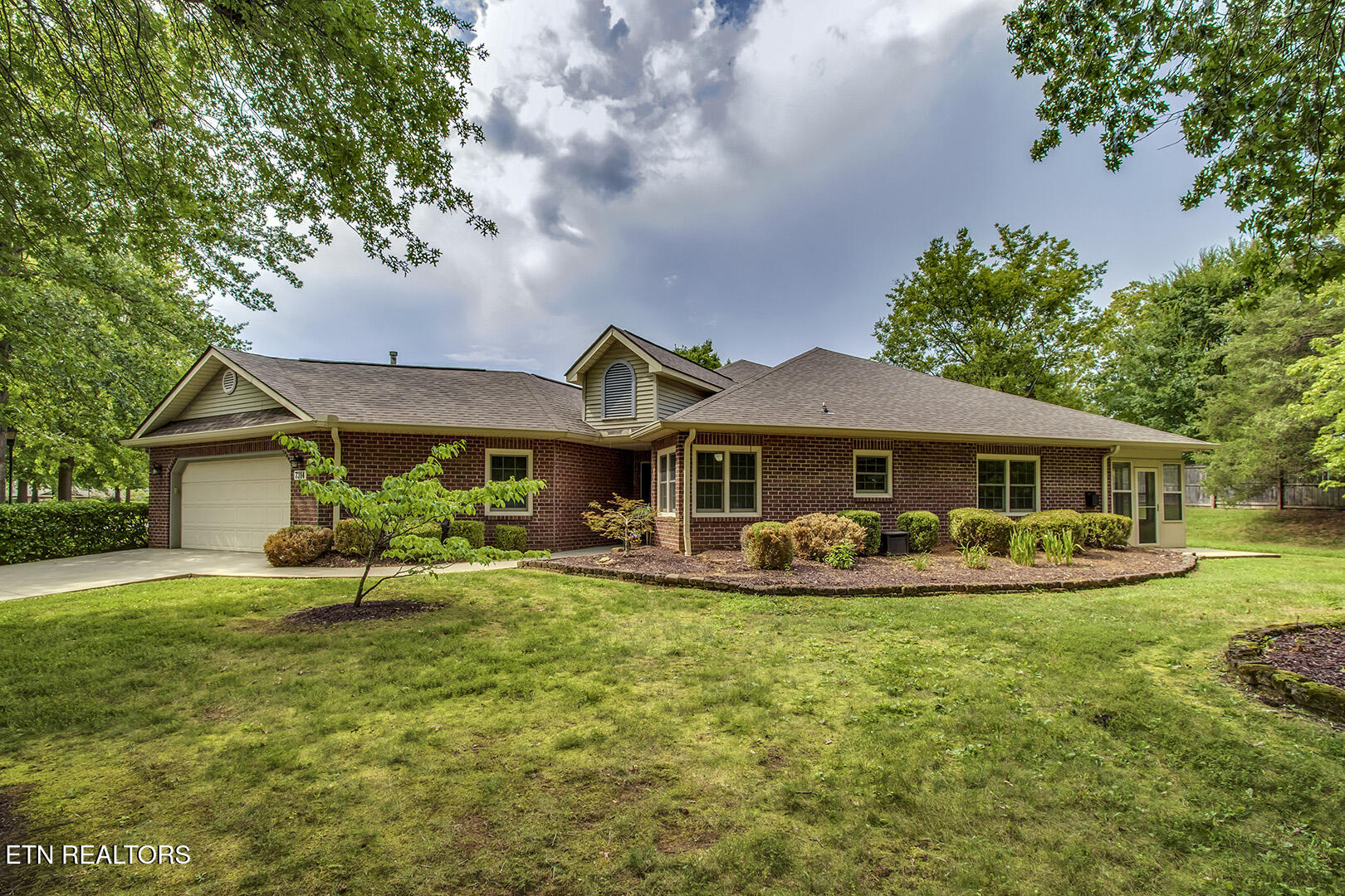 7314 Shalimar Point Way Knoxville TN 37918