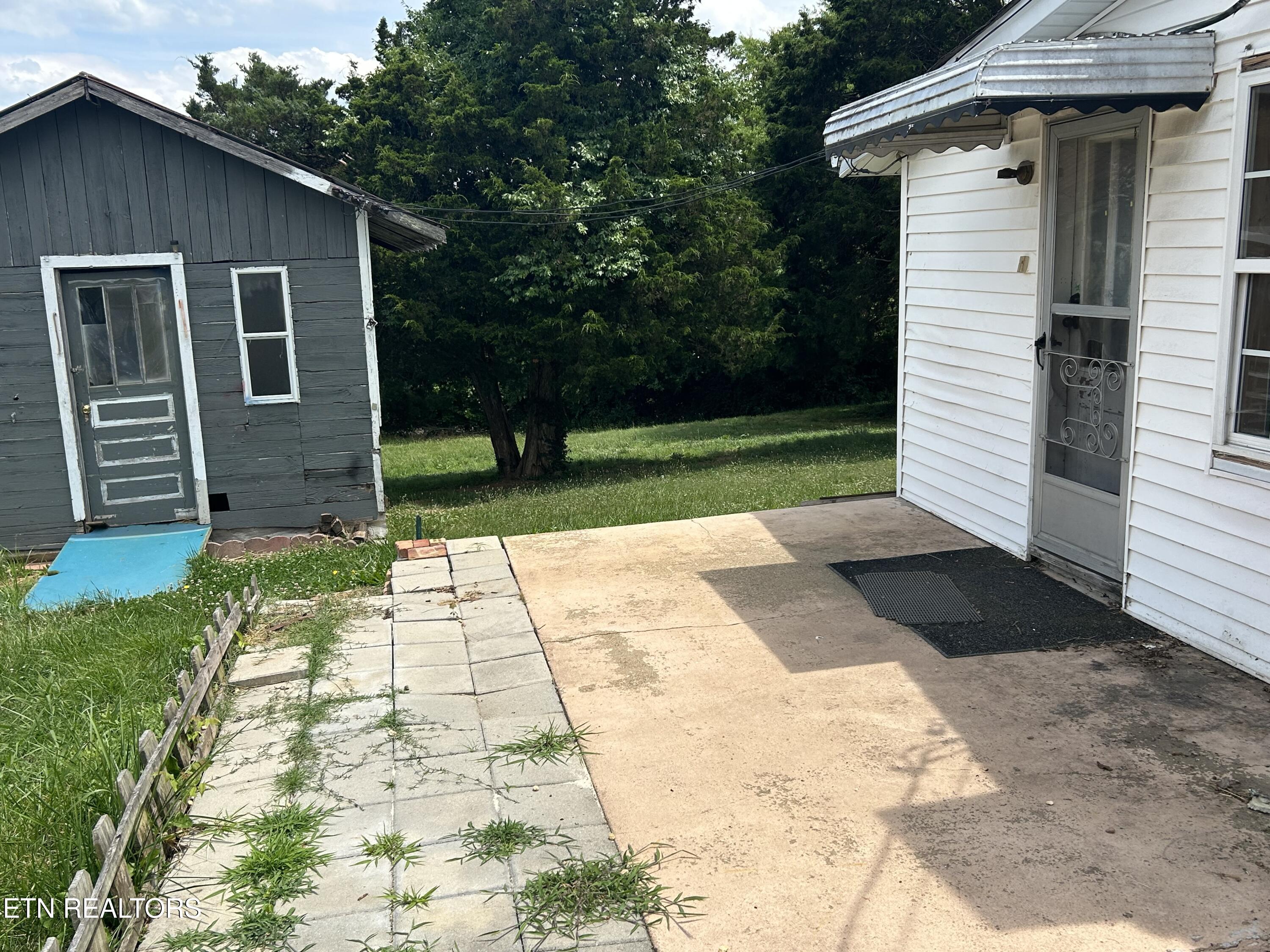 921 Fowler Street Clinton TN 37716