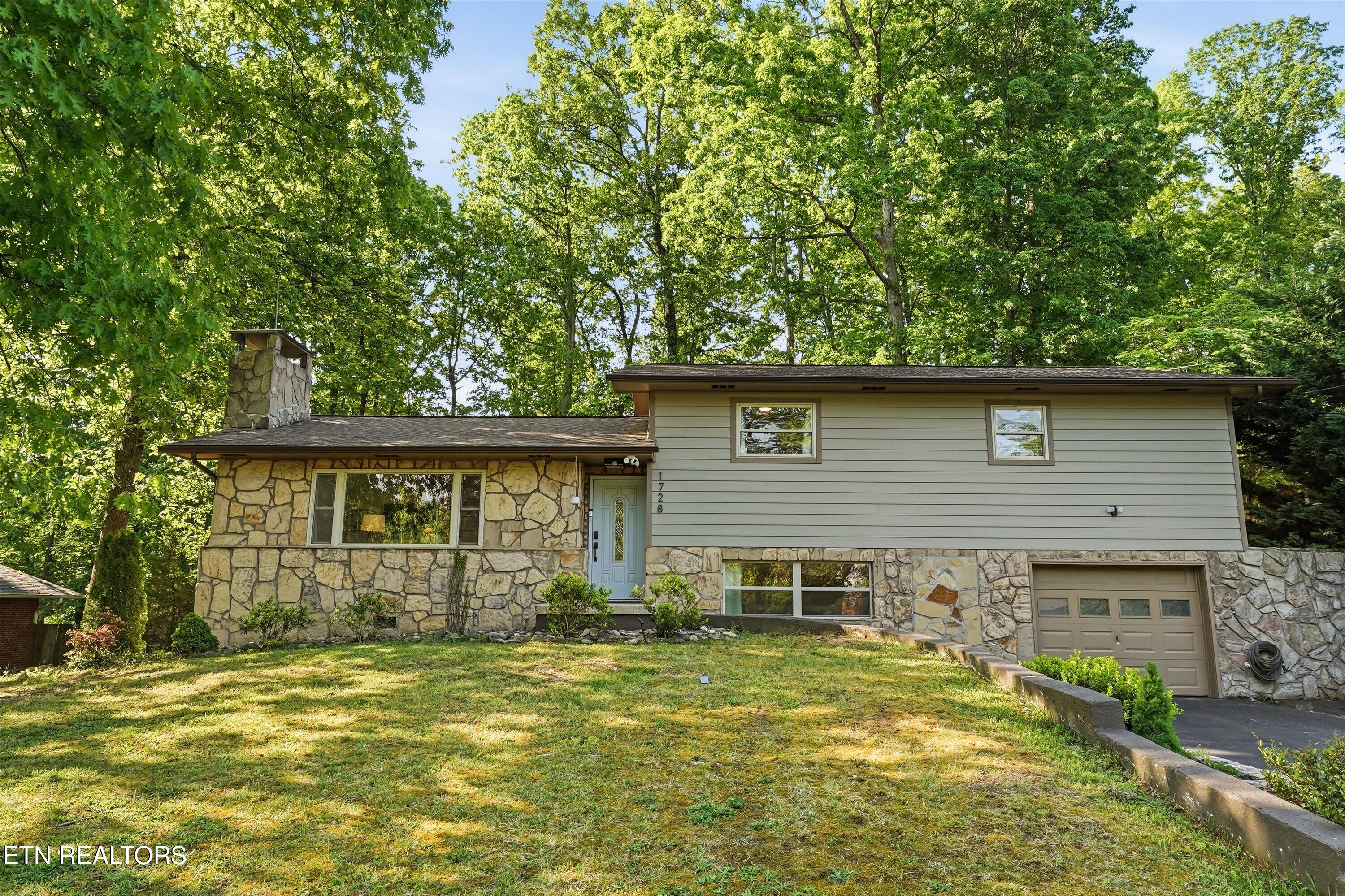Knoxville TN, 1728 Uppingham Drive