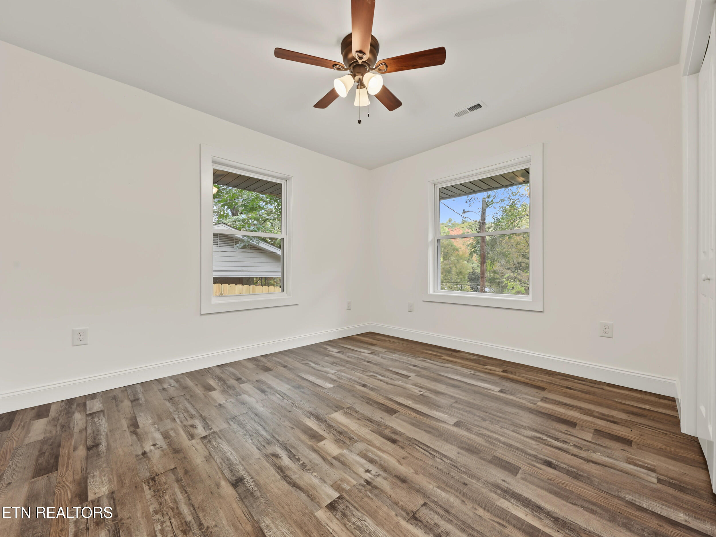 1216 Pilleaux Drive Knoxville TN 37912