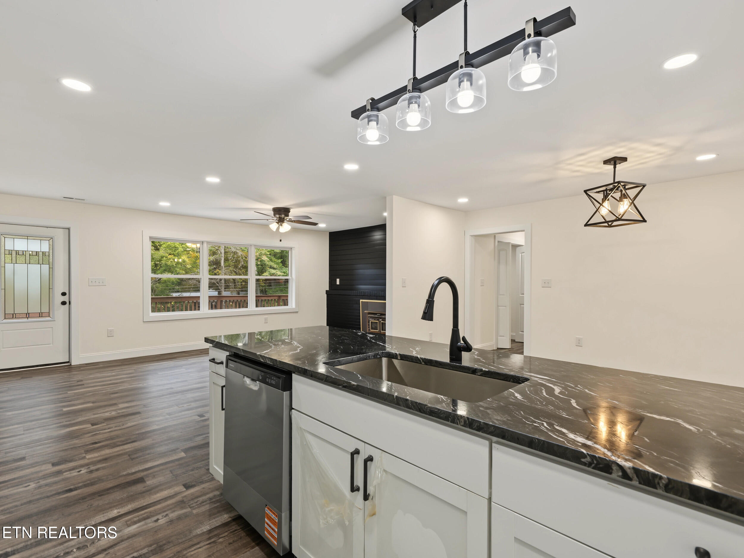 1216 Pilleaux Drive Knoxville TN 37912