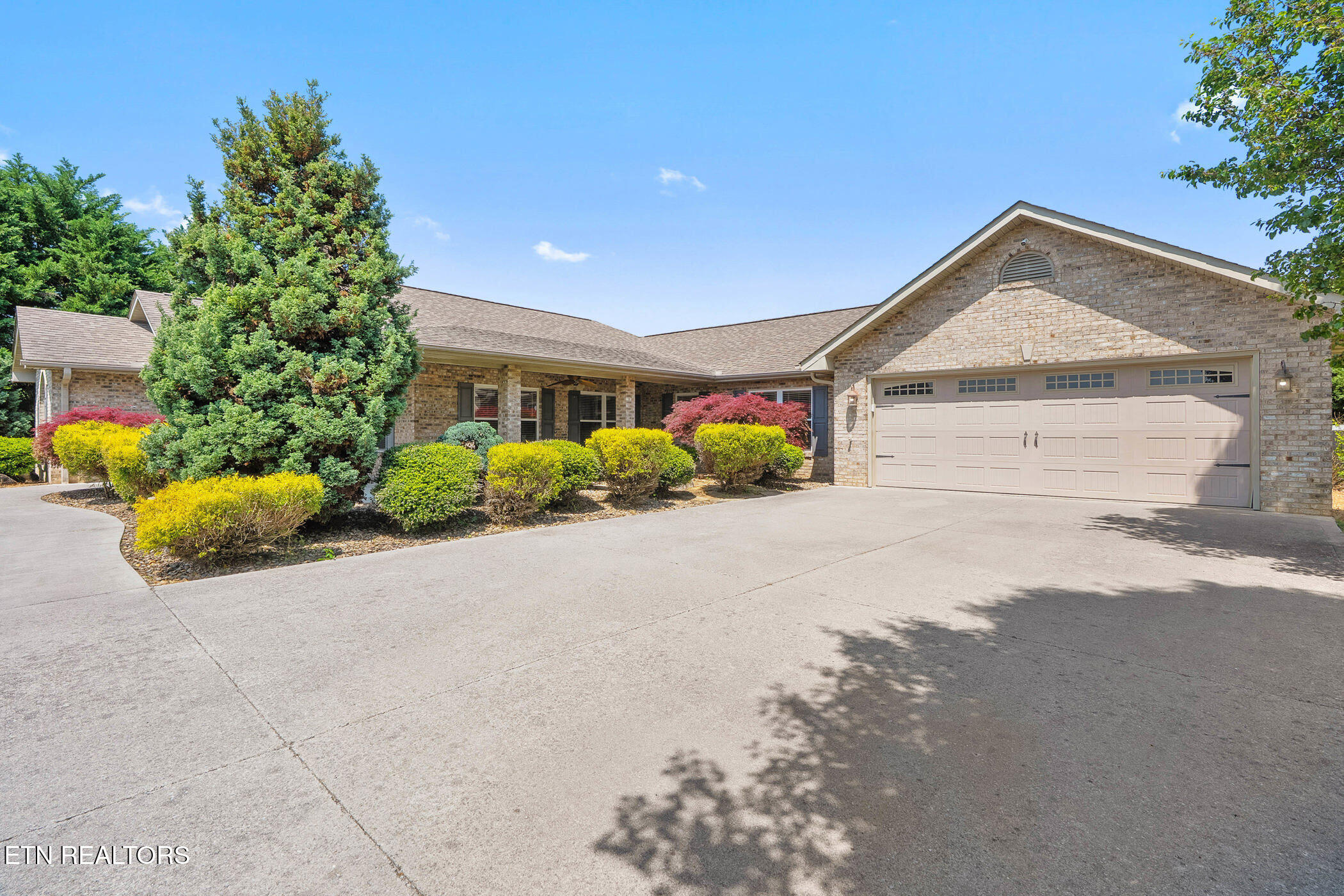 1018 Southwind Circle Dandridge TN 37725