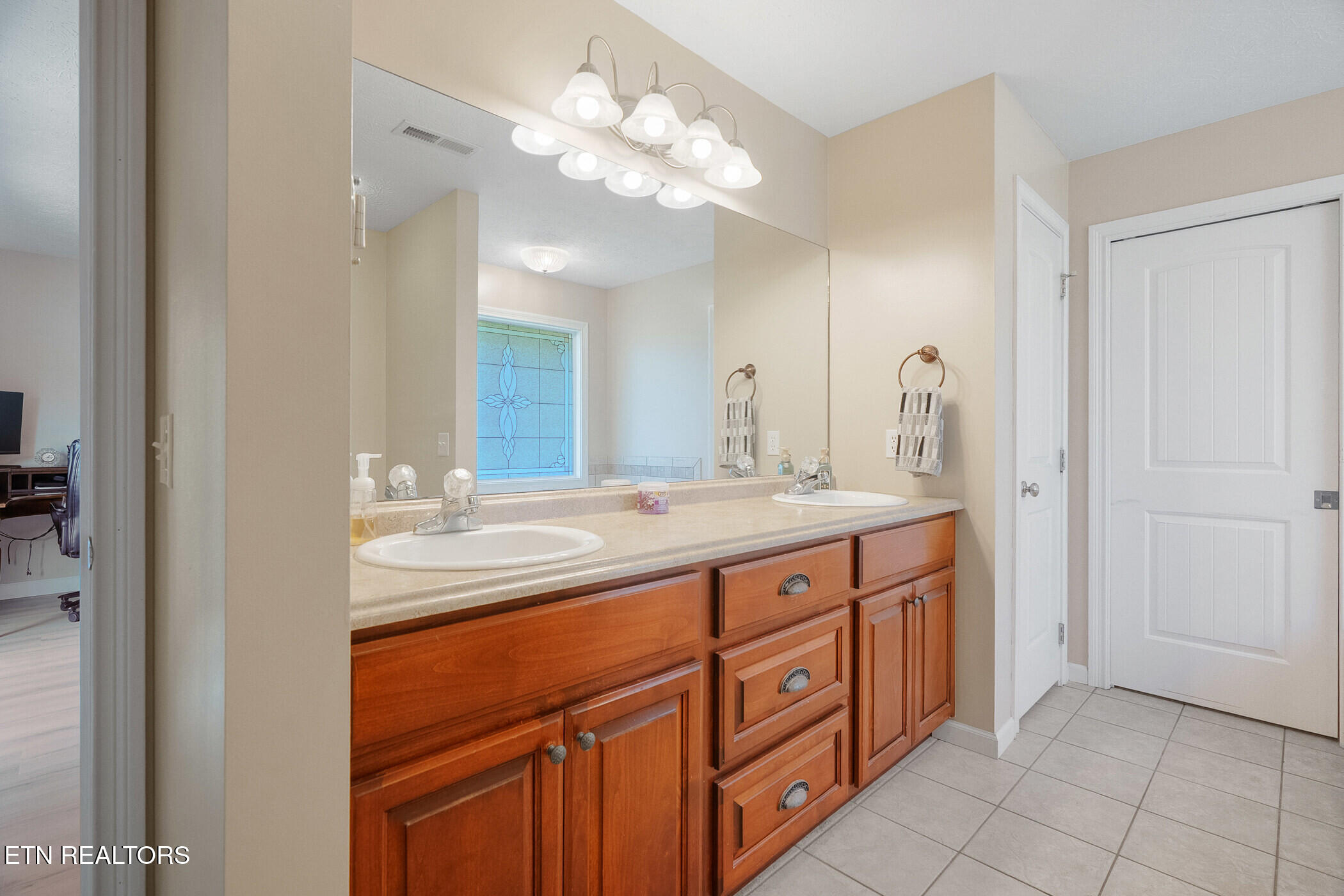 1018 Southwind Circle Dandridge TN 37725