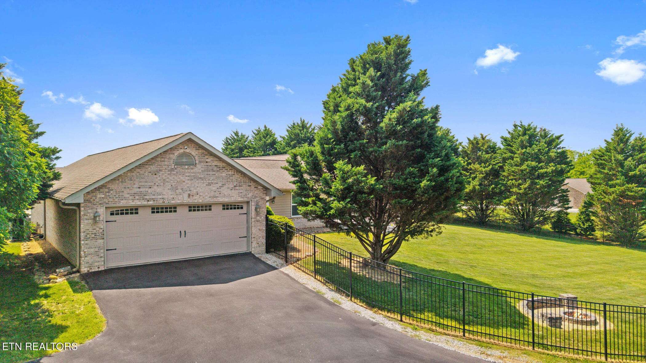 1018 Southwind Circle Dandridge TN 37725