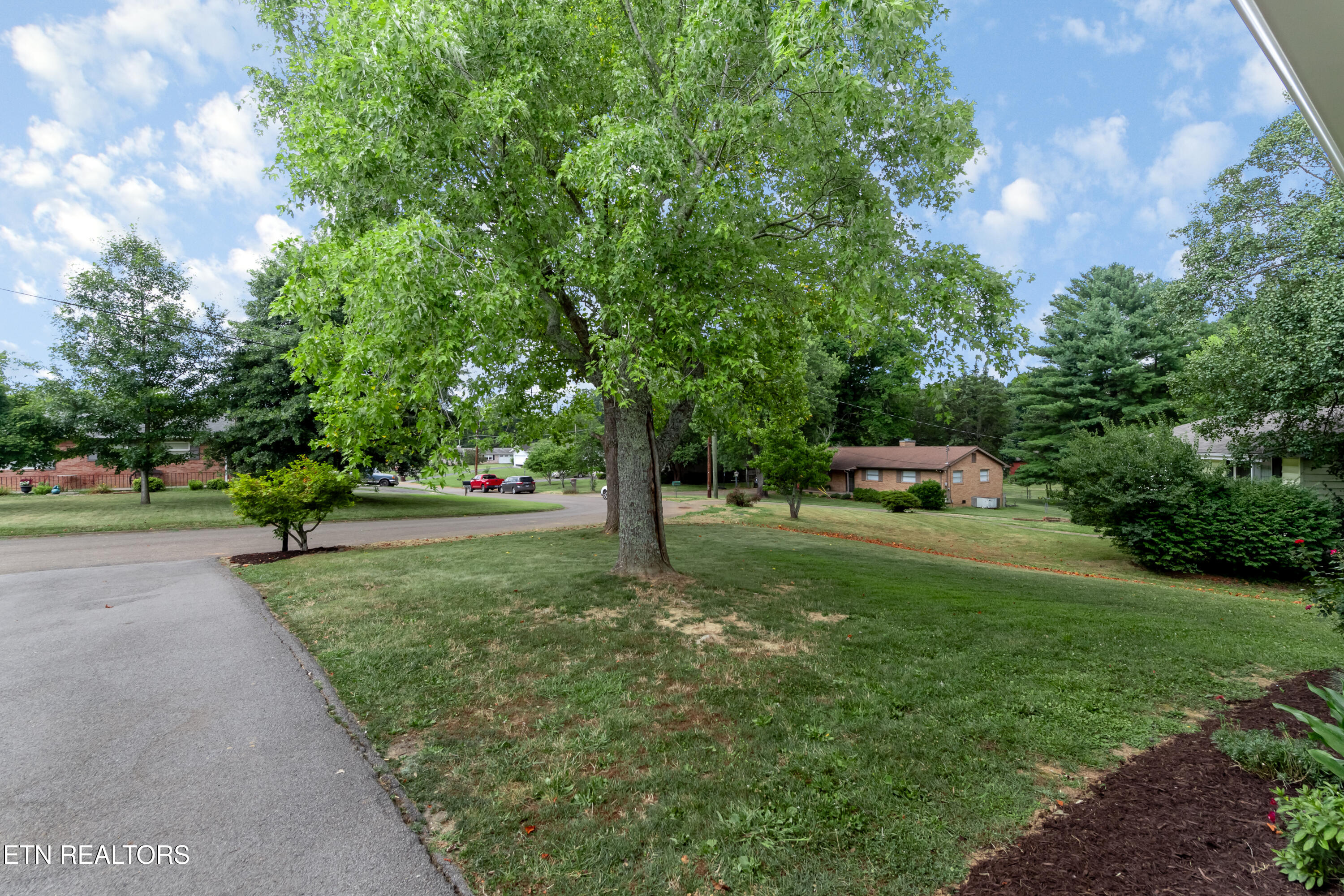 6616 Candy Lane Knoxville TN 37920