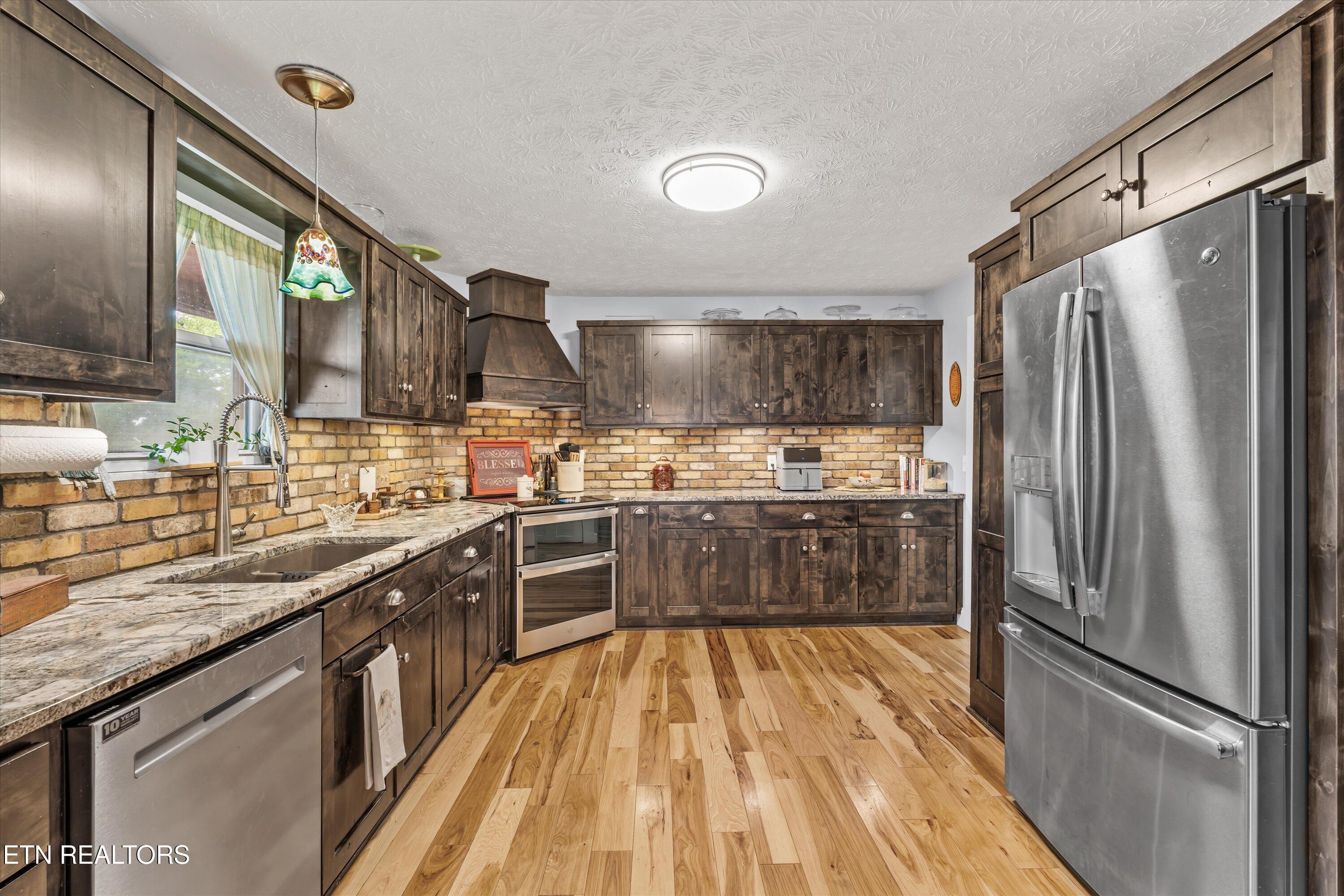 6239 N Trigonia Road Greenback TN 37742