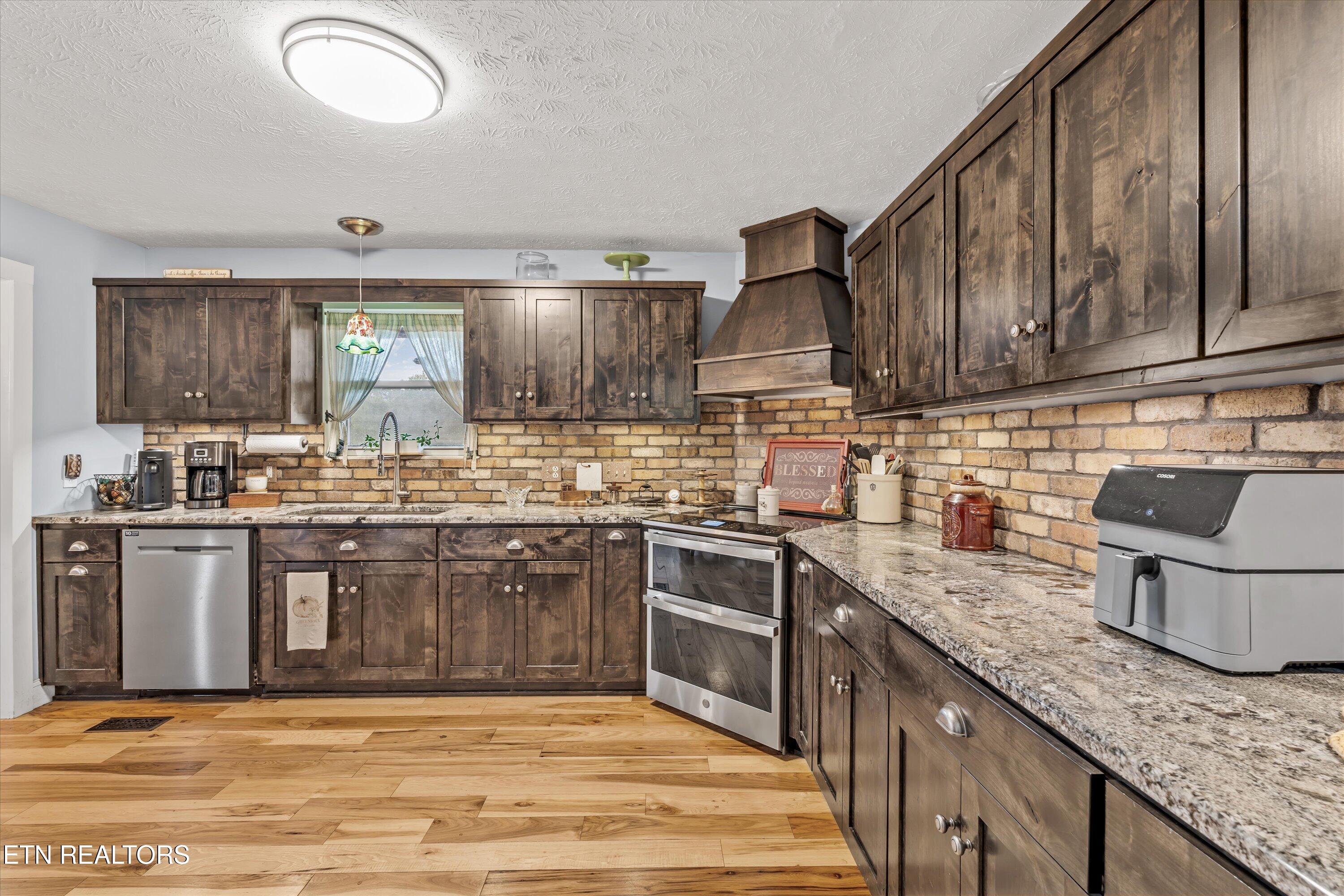 6239 N Trigonia Road Greenback TN 37742