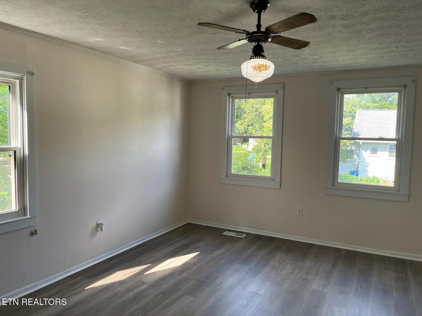 517 E Central Avenue Lafollette TN 37766