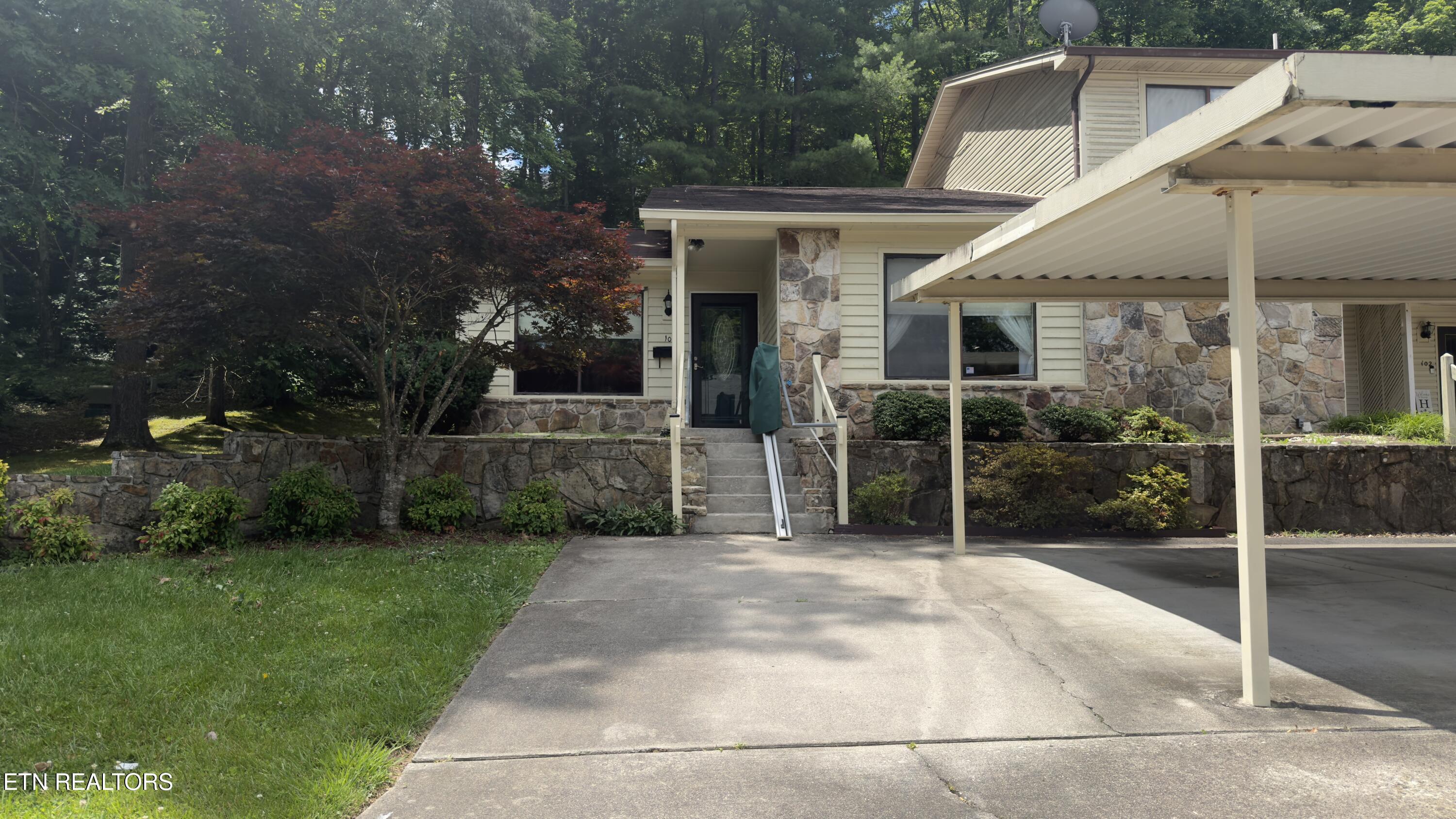 106 Hazleton Lane Oak Ridge TN 37830