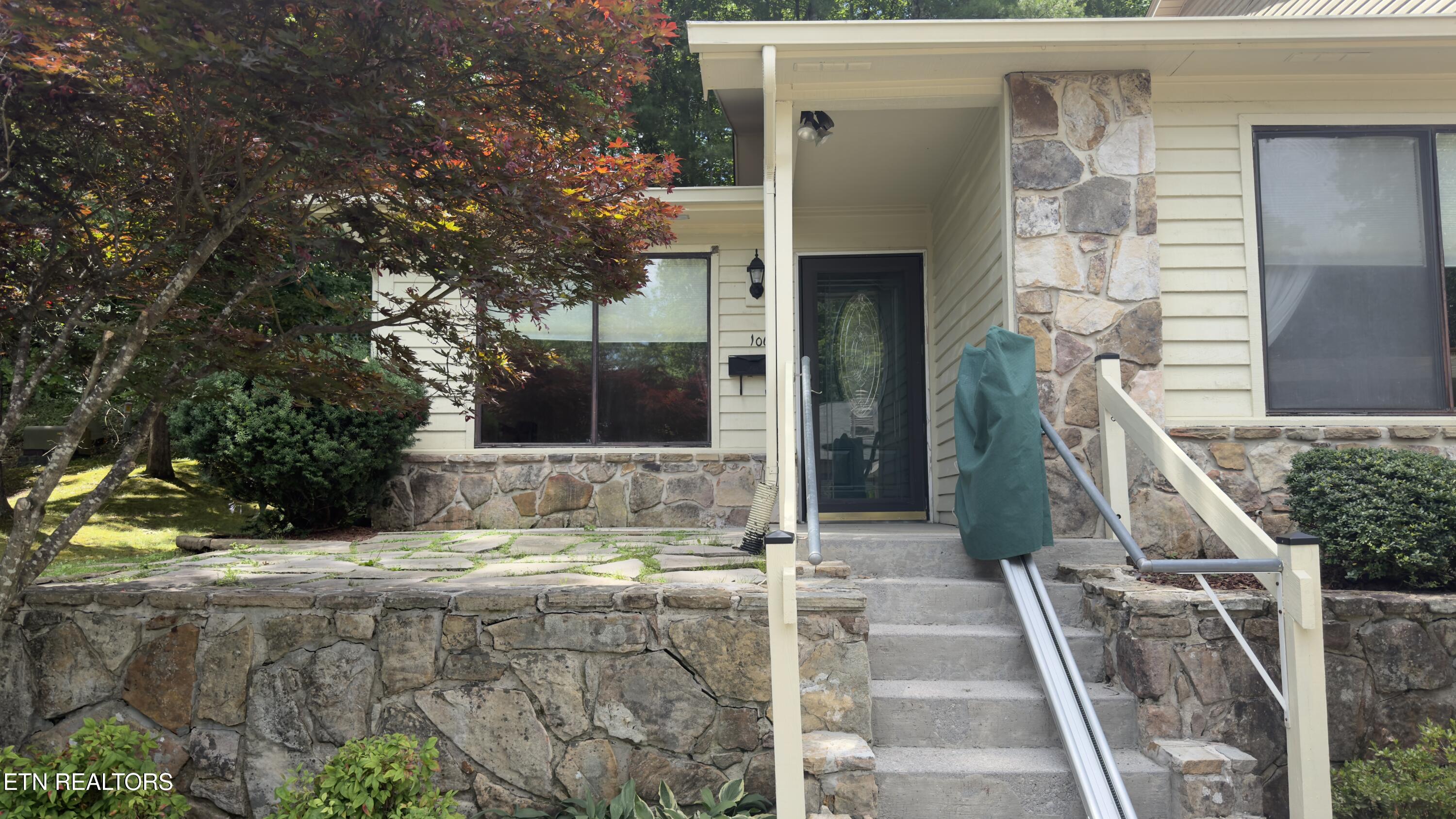 106 Hazleton Lane Oak Ridge TN 37830
