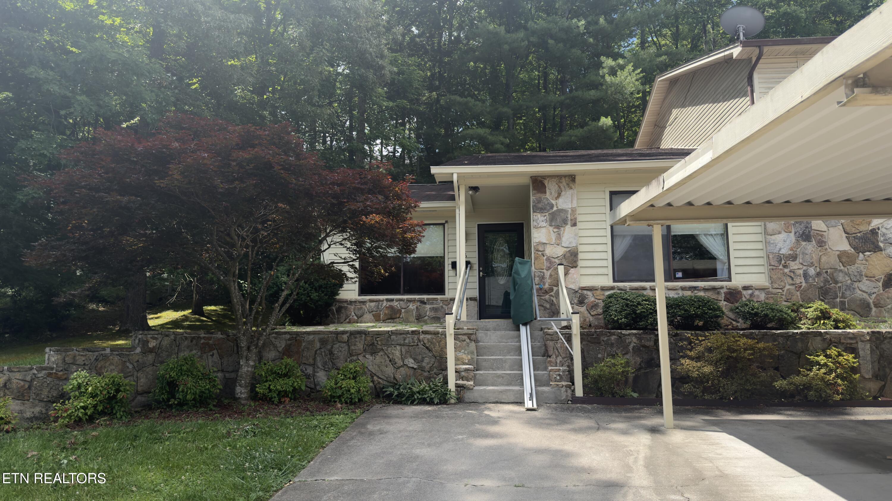 106 Hazleton Lane Oak Ridge TN 37830