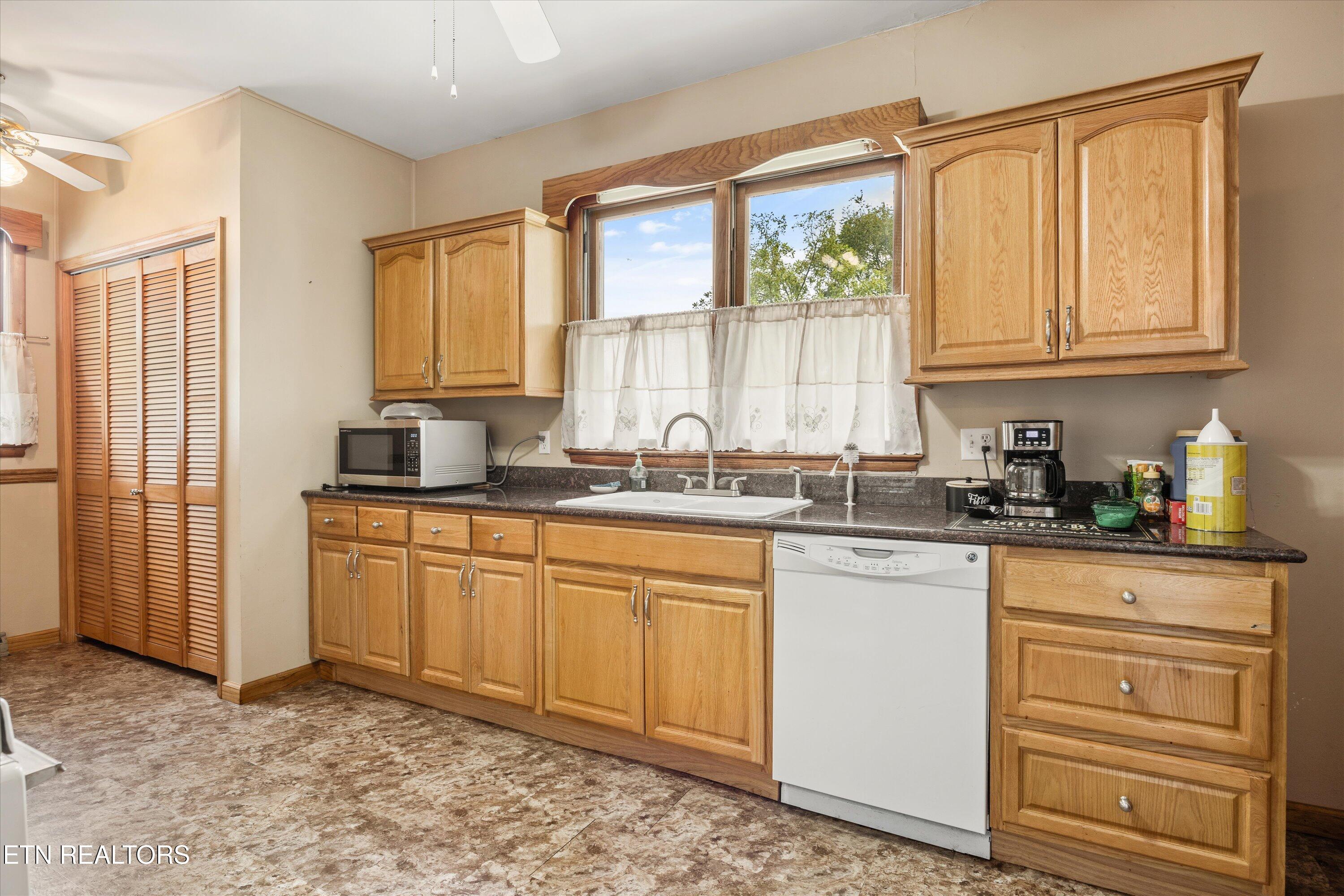 502 Main Street New Tazewell TN 37825