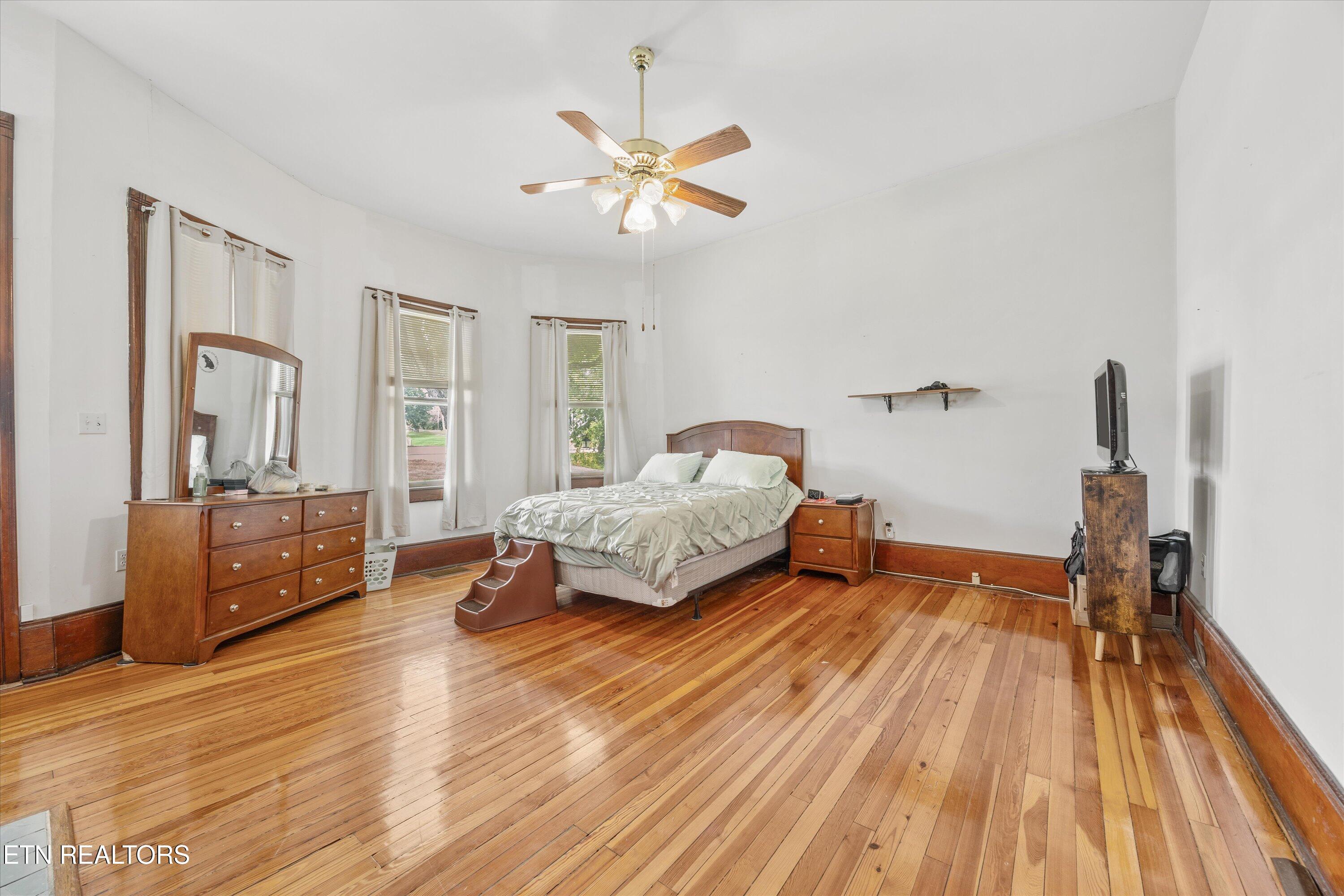 502 Main Street New Tazewell TN 37825