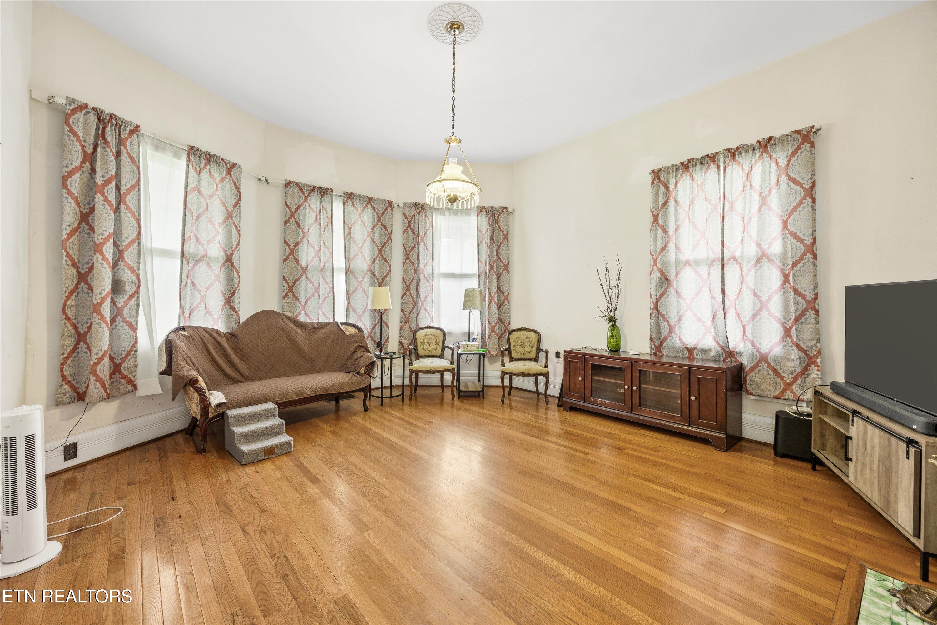 502 Main Street New Tazewell TN 37825
