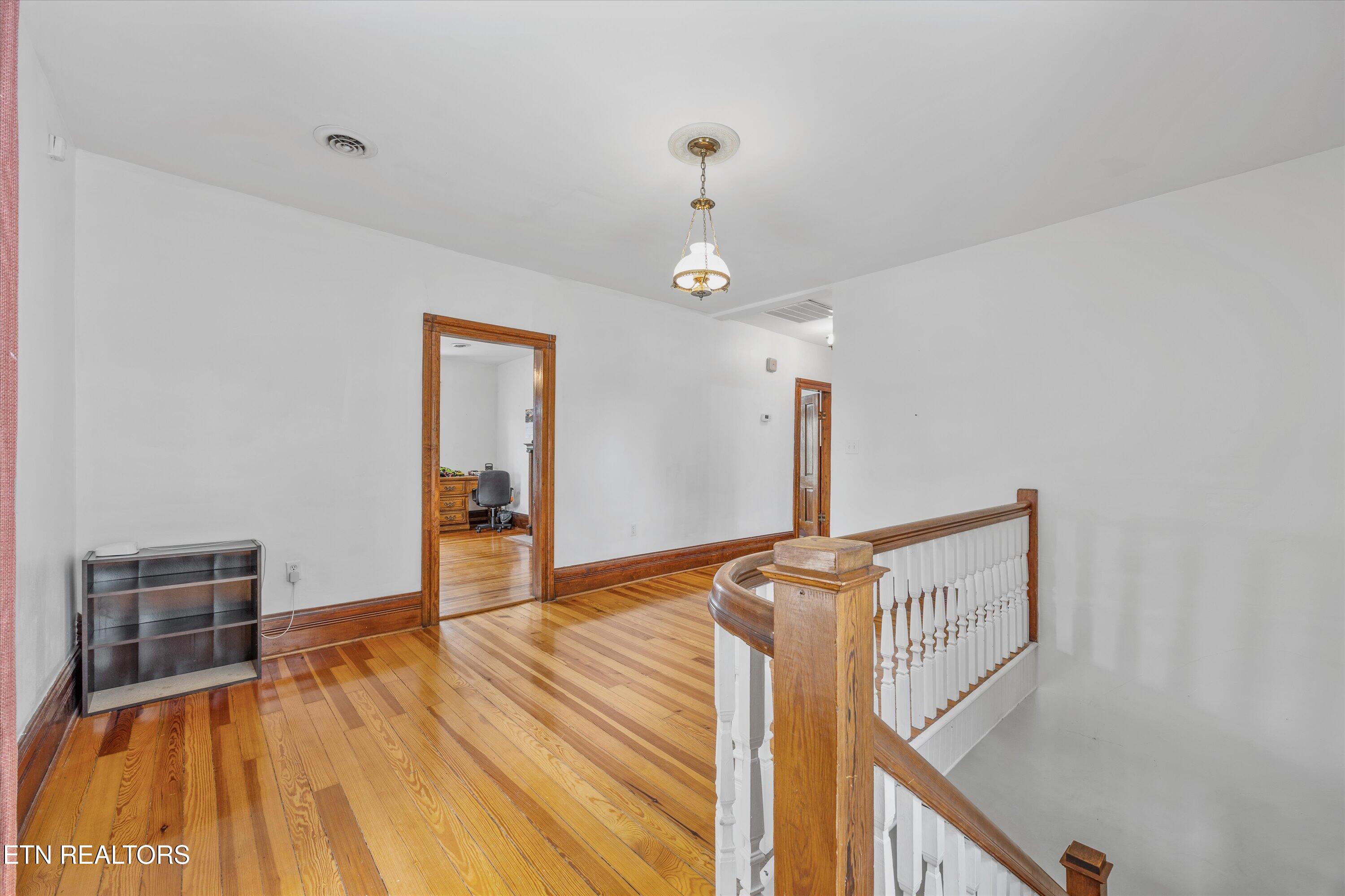 502 Main Street New Tazewell TN 37825