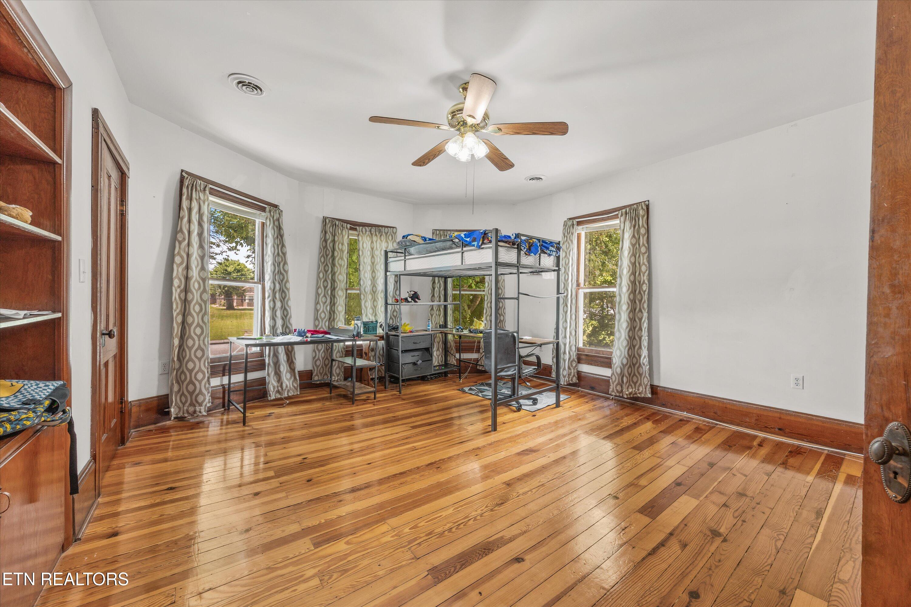 502 Main Street New Tazewell TN 37825
