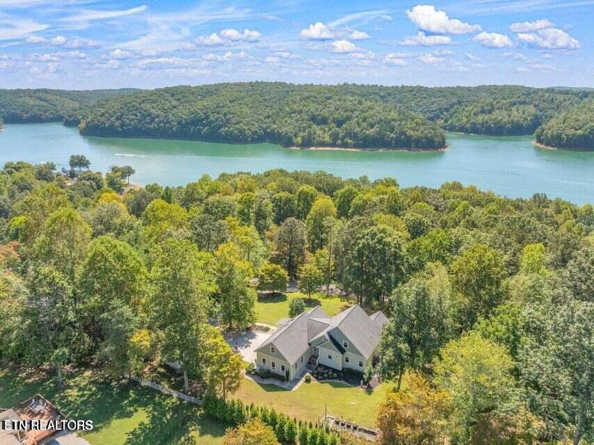 209 Bucks And Doe Lane Lafollette TN 37766