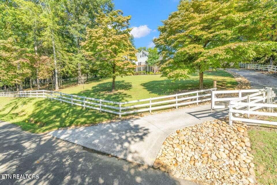 209 Bucks And Doe Lane Lafollette TN 37766