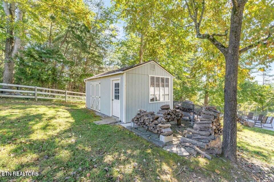 209 Bucks And Doe Lane Lafollette TN 37766