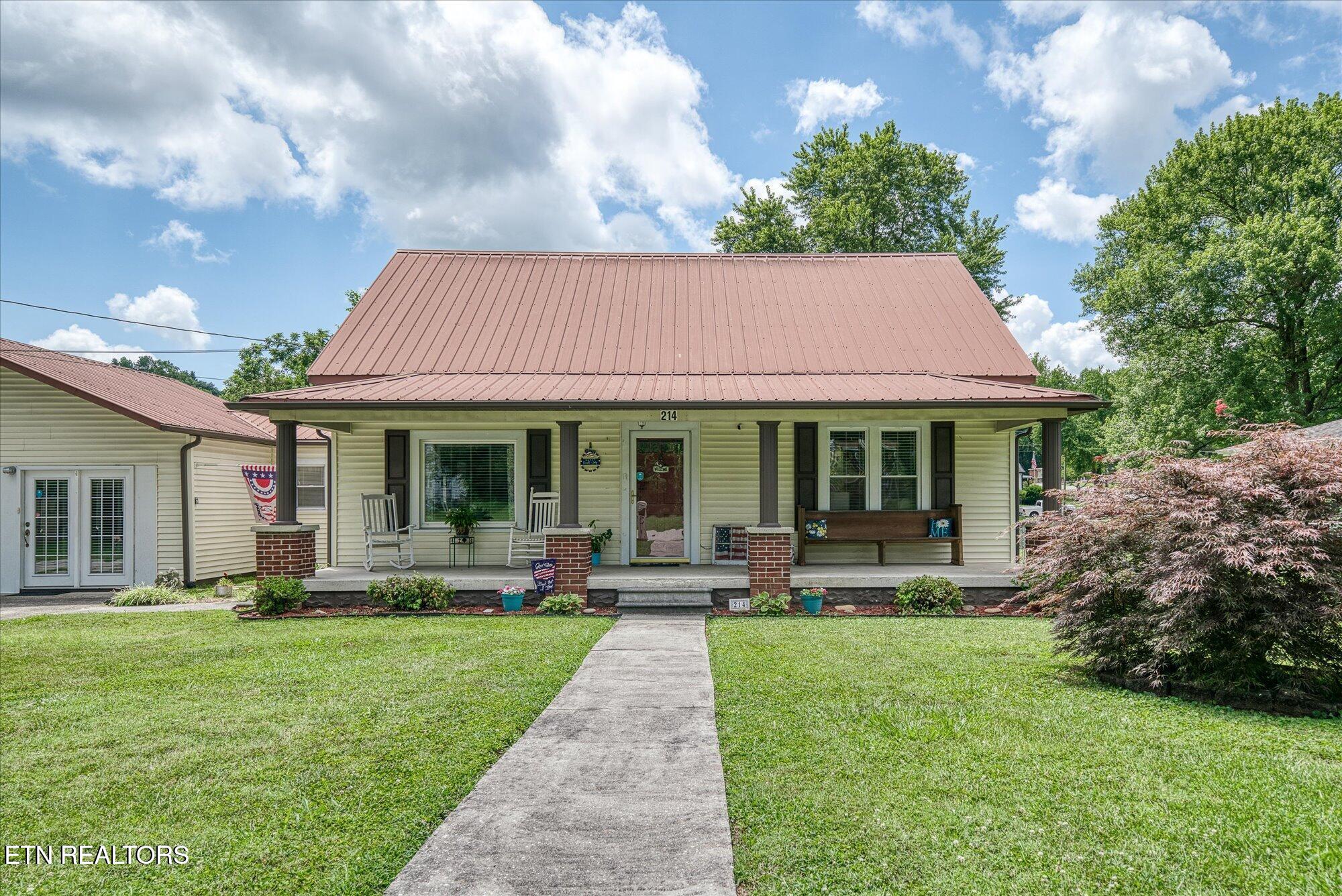 214 Omega Street Harriman TN 37748